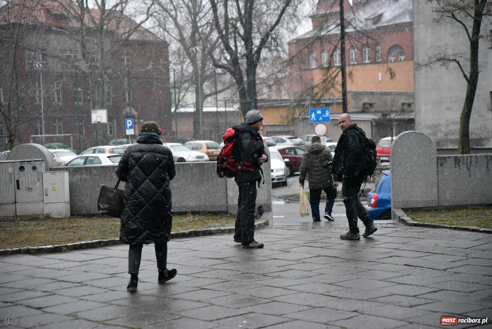 Zdjęcie w galerii na portalu naszraciborz.pl: Szacunek. Wierni z Raciborza wyruszyli na trasę Ekstremalnej Drogi Krzyżowej wiadomości z regionu