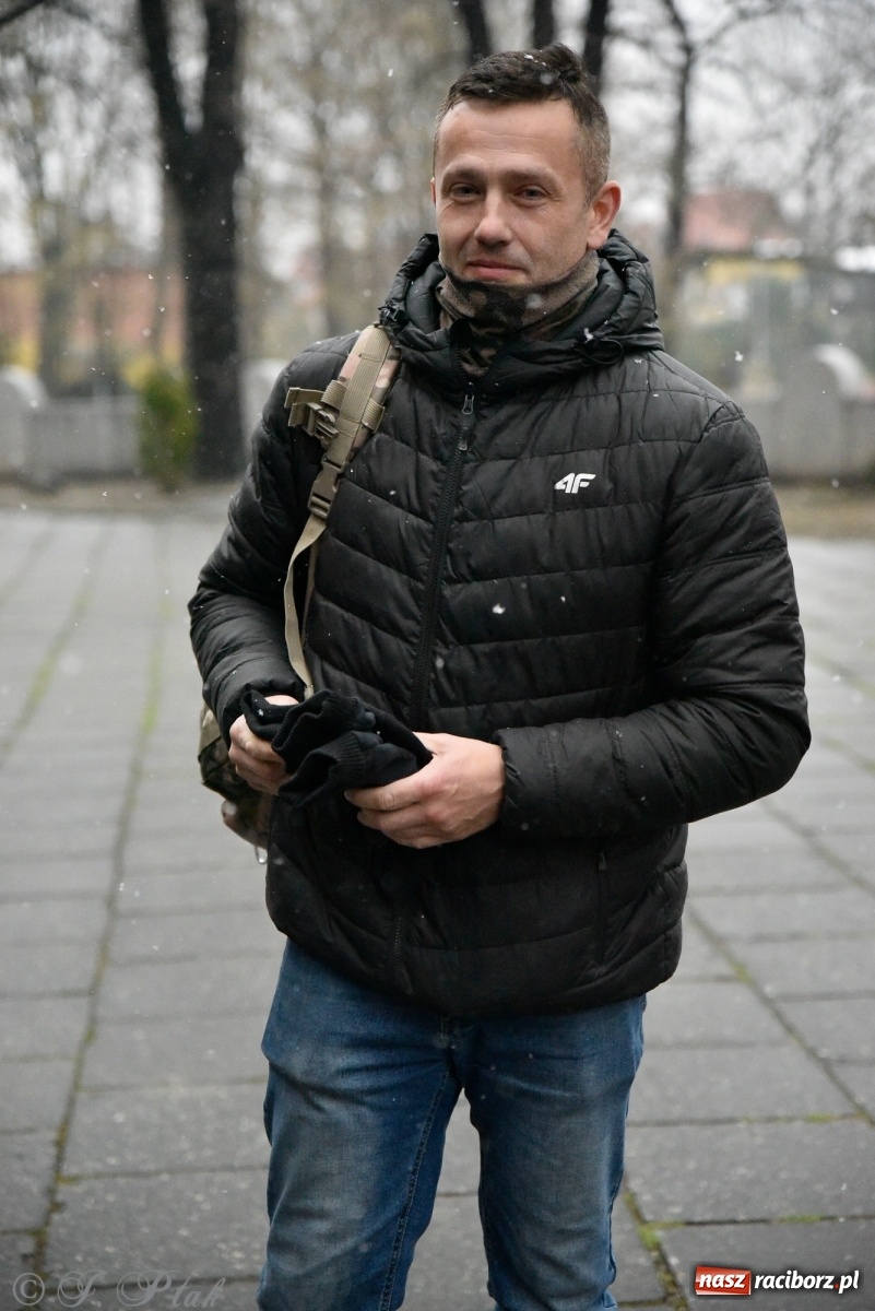 Zdjęcie w galerii na portalu naszraciborz.pl: Szacunek. Wierni z Raciborza wyruszyli na trasę Ekstremalnej Drogi Krzyżowej wiadomości z regionu