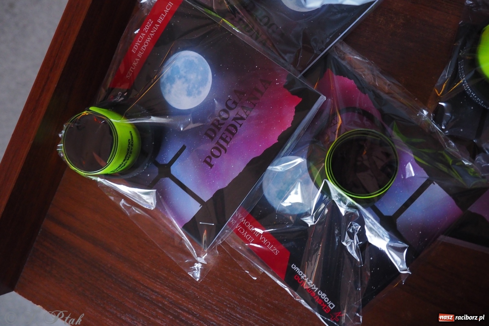 Zdjęcie w galerii na portalu naszraciborz.pl: Szacunek. Wierni z Raciborza wyruszyli na trasę Ekstremalnej Drogi Krzyżowej wiadomości z regionu