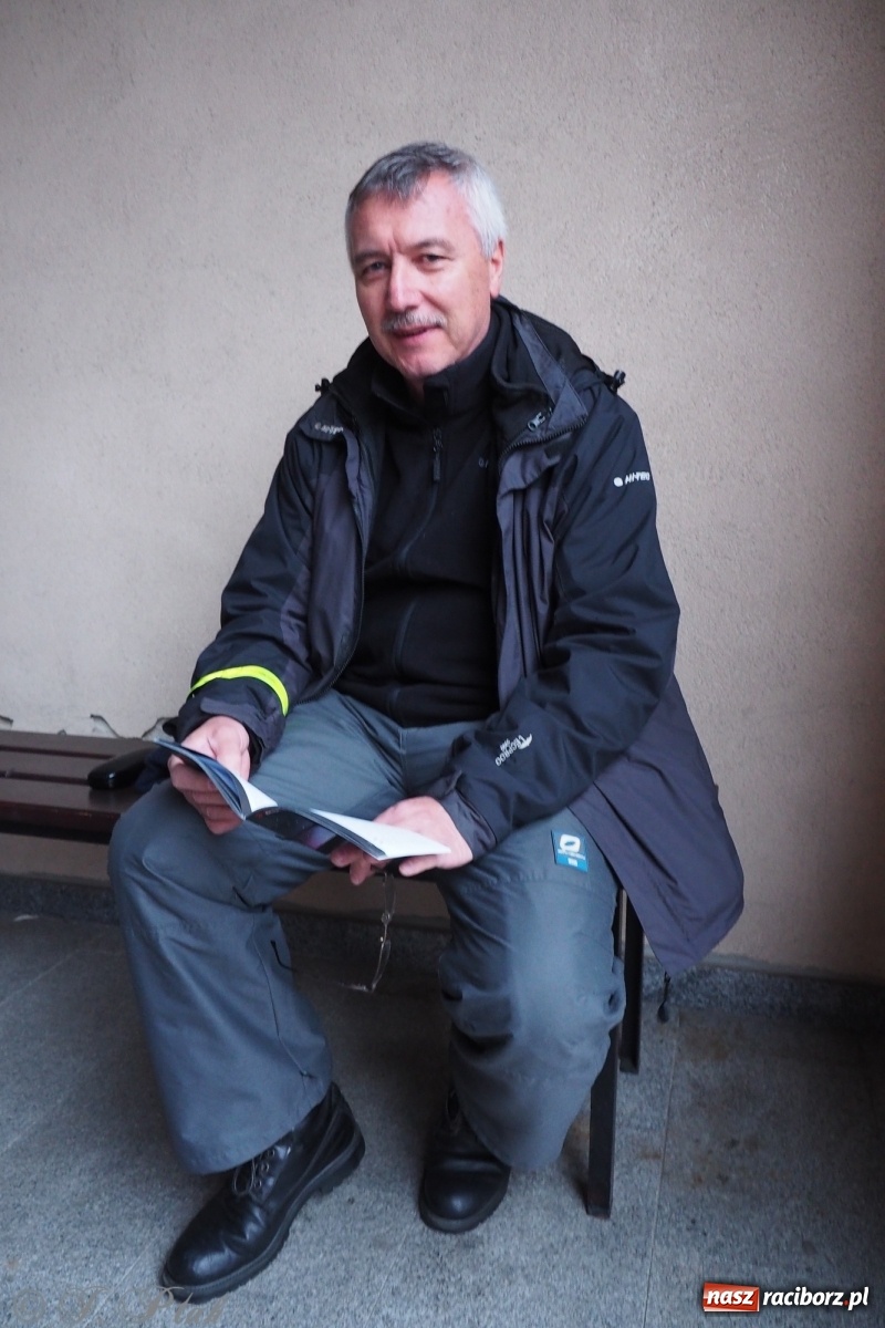 Zdjęcie w galerii na portalu naszraciborz.pl: Szacunek. Wierni z Raciborza wyruszyli na trasę Ekstremalnej Drogi Krzyżowej wiadomości z regionu