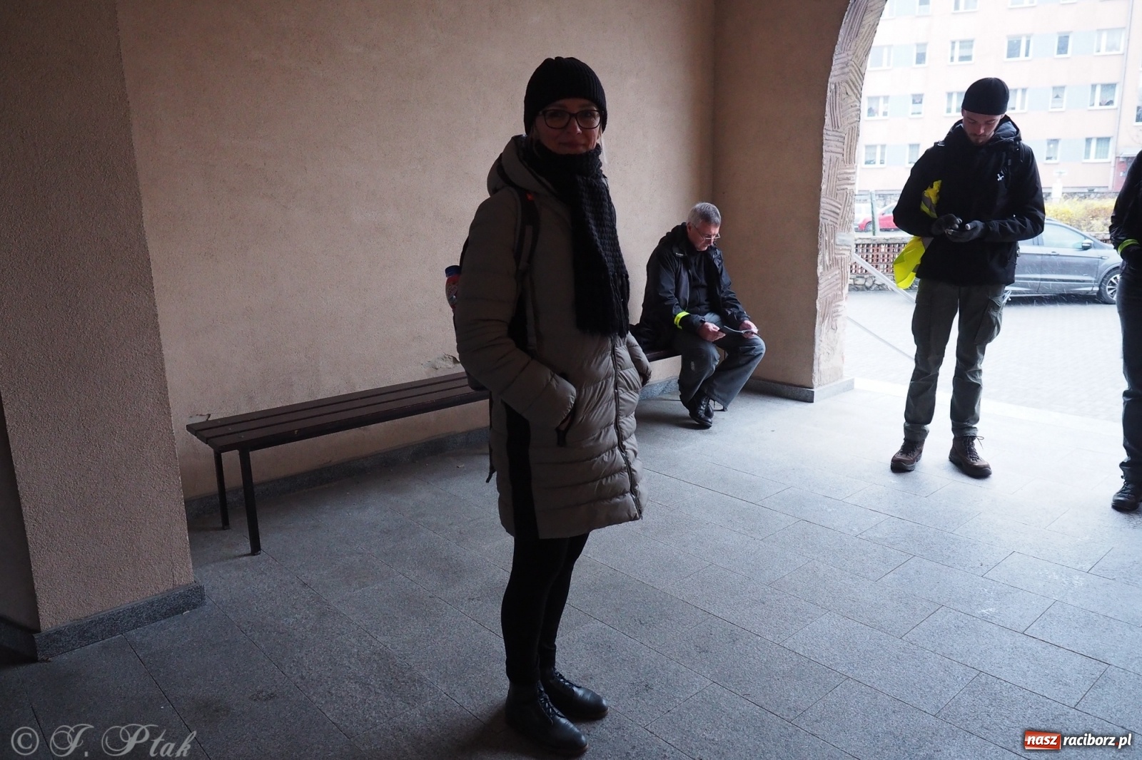 Zdjęcie w galerii na portalu naszraciborz.pl: Szacunek. Wierni z Raciborza wyruszyli na trasę Ekstremalnej Drogi Krzyżowej wiadomości z regionu