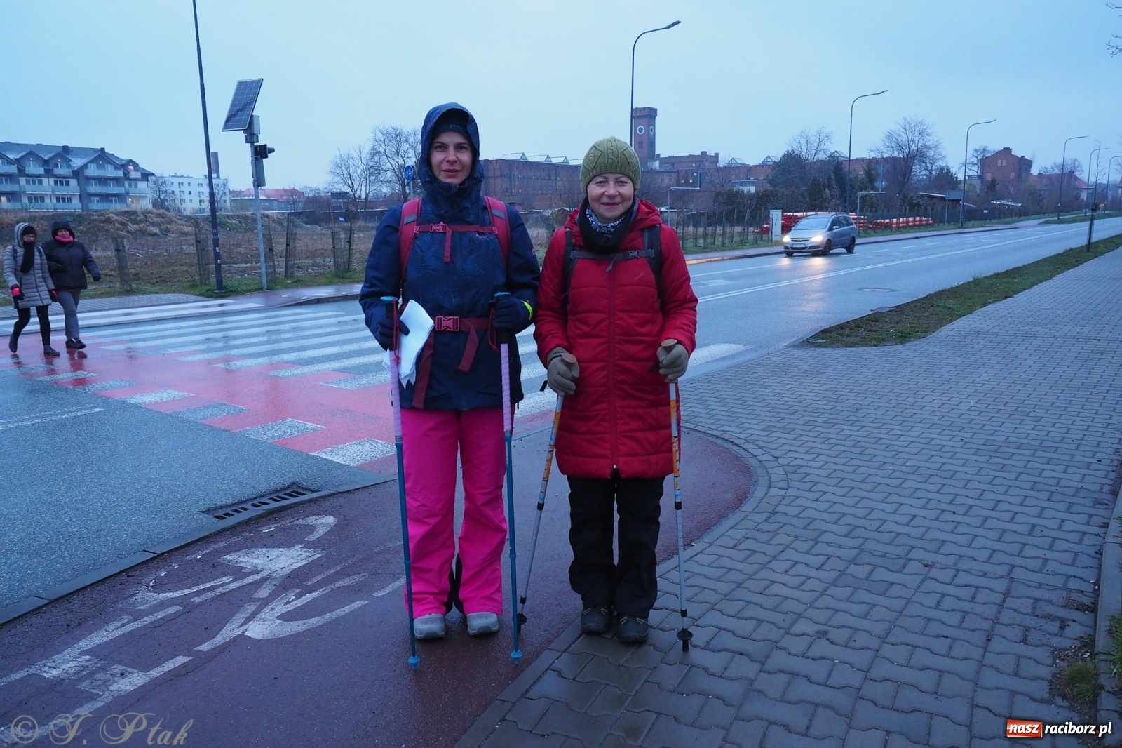 Zdjęcie w galerii na portalu naszraciborz.pl: Szacunek. Wierni z Raciborza wyruszyli na trasę Ekstremalnej Drogi Krzyżowej wiadomości z regionu