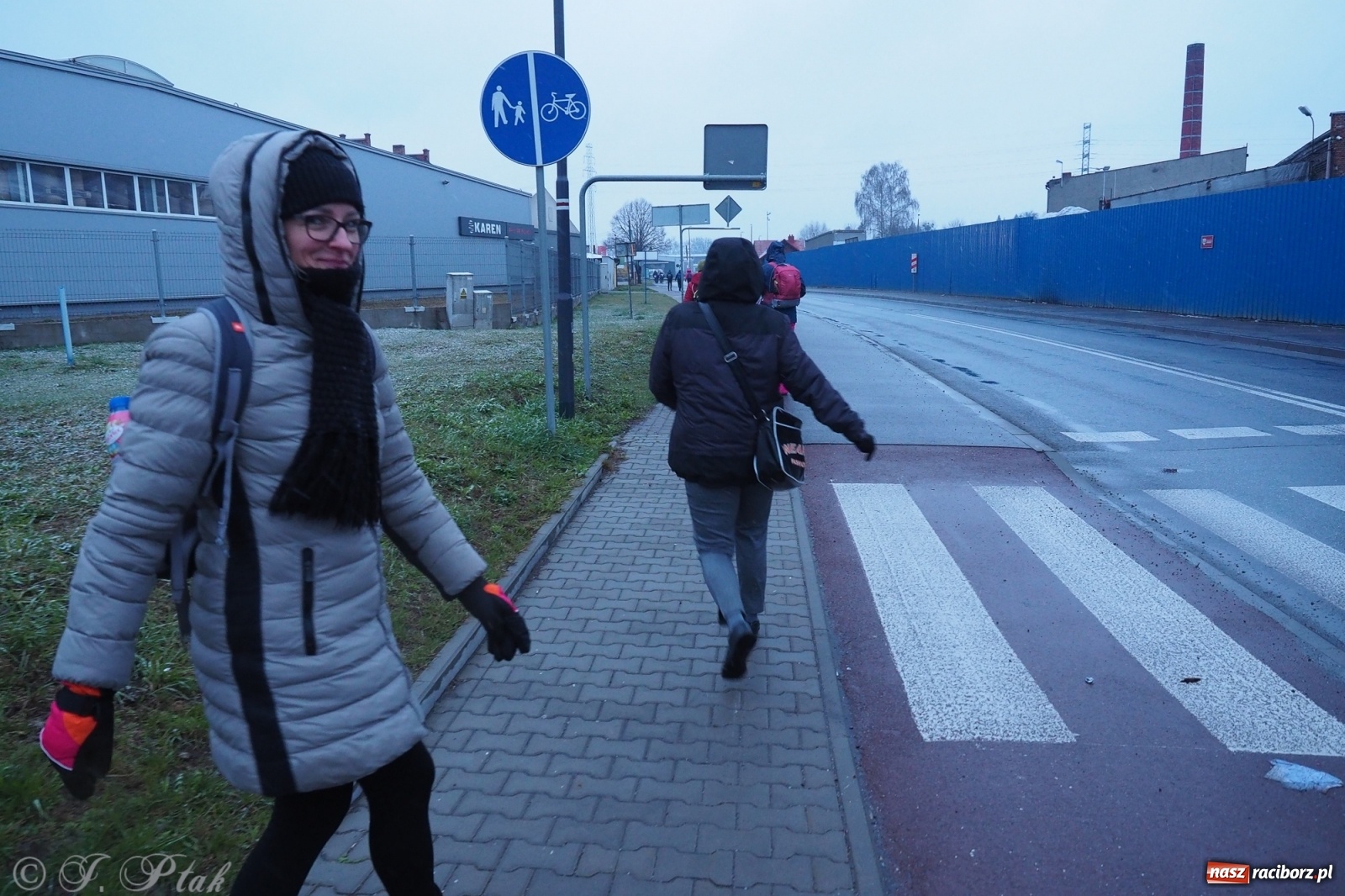 Zdjęcie w galerii na portalu naszraciborz.pl: Szacunek. Wierni z Raciborza wyruszyli na trasę Ekstremalnej Drogi Krzyżowej wiadomości z regionu