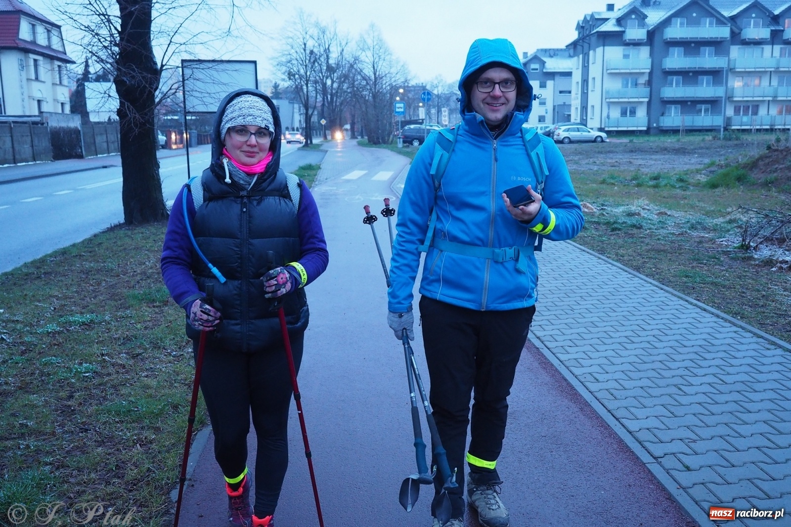 Zdjęcie w galerii na portalu naszraciborz.pl: Szacunek. Wierni z Raciborza wyruszyli na trasę Ekstremalnej Drogi Krzyżowej wiadomości z regionu