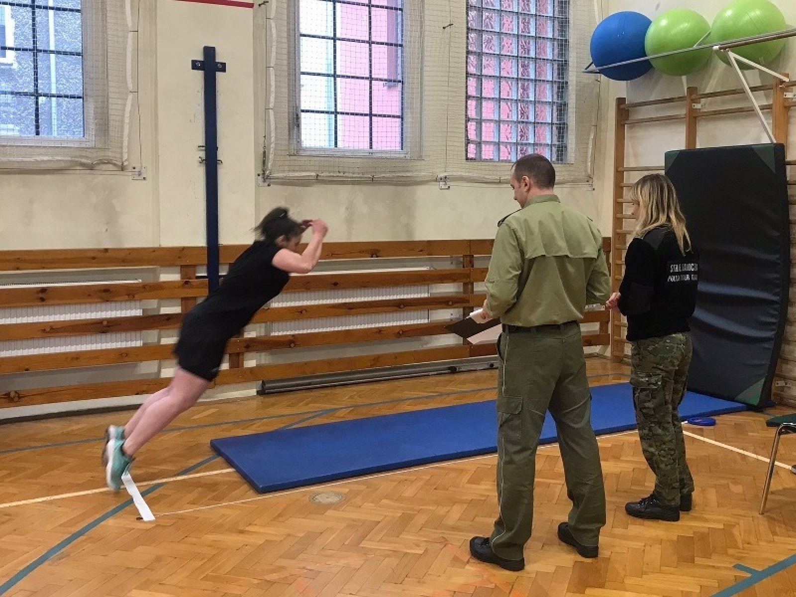 Zdjęcie w galerii na portalu naszraciborz.pl: Straż Graniczna z Raciborza testuje kandydatów do służby wiadomości z regionu