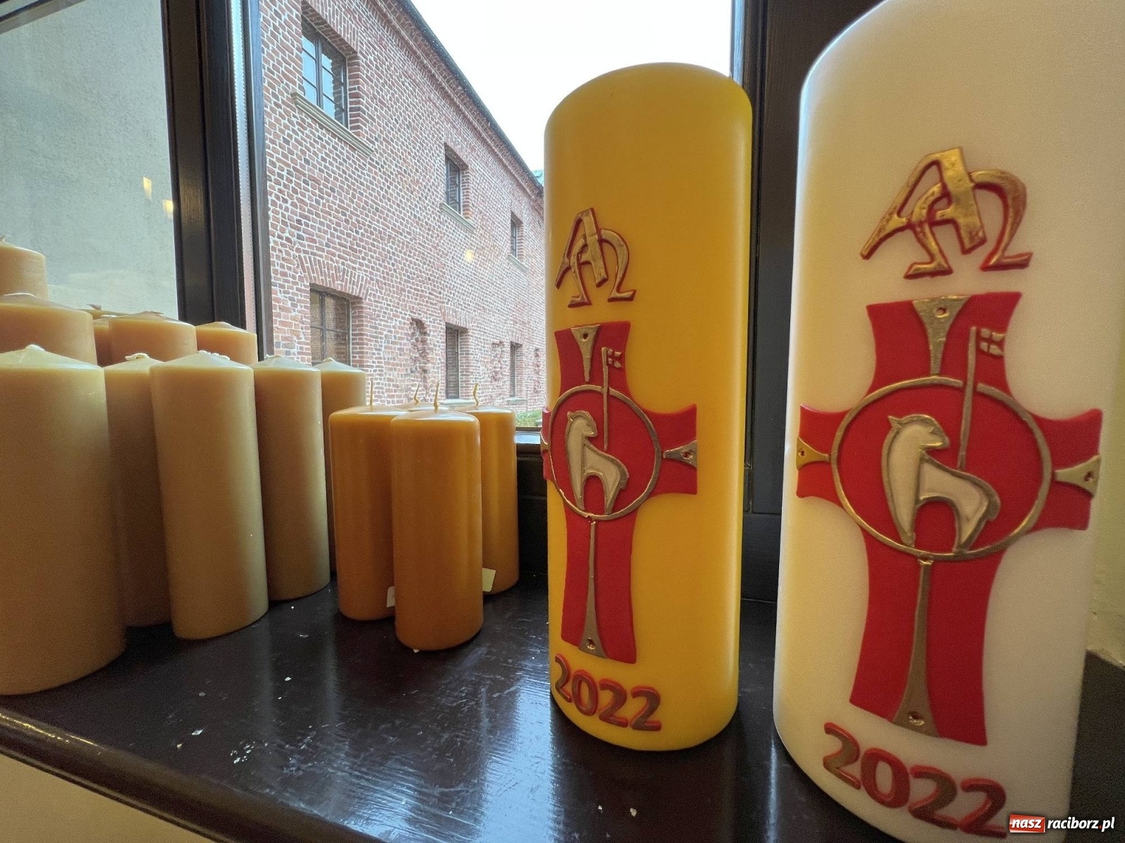 Zdjęcie w galerii na portalu naszraciborz.pl: Słodkości, konkrety i nalewki. W starym opactwie w Rudach ruszył kiermasz [SPACER WIDEO] wiadomości z regionu