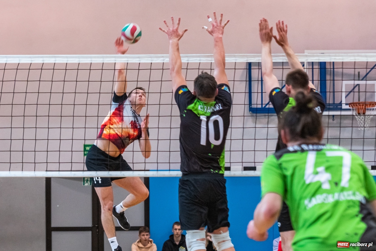 Zdjęcie w galerii na portalu naszraciborz.pl: Wyrównany bój zakończony porażką [FOTO] wiadomości z regionu