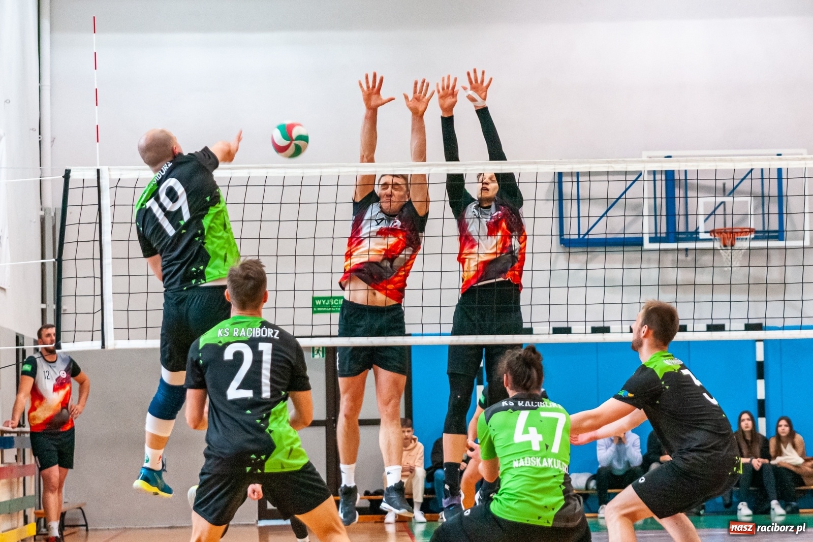 Zdjęcie w galerii na portalu naszraciborz.pl: Wyrównany bój zakończony porażką [FOTO] wiadomości z regionu