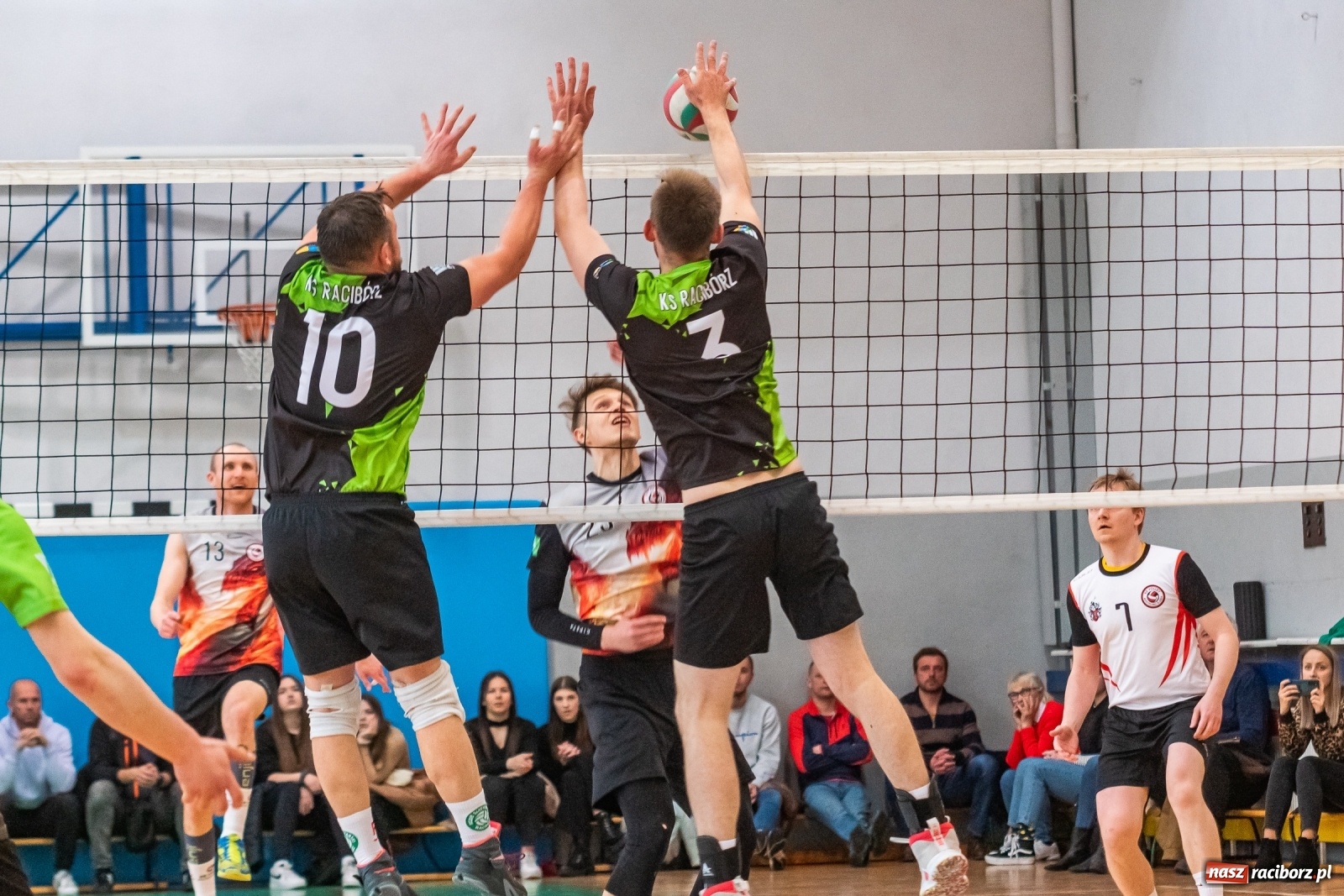 Zdjęcie w galerii na portalu naszraciborz.pl: Wyrównany bój zakończony porażką [FOTO] wiadomości z regionu
