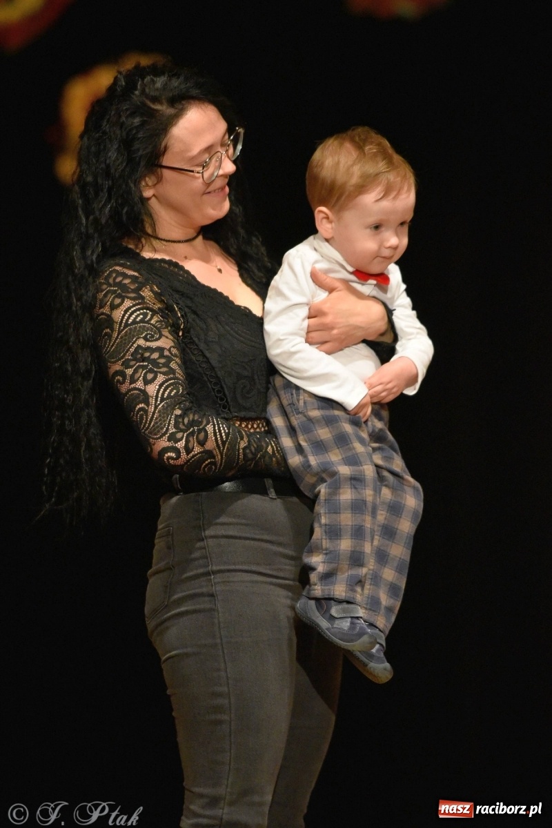 Zdjęcie w galerii na portalu naszraciborz.pl: Zespoły Źródła wspierają Kamilka. Piękny koncert w RCK [FOTO i WIDEO] wiadomości z regionu