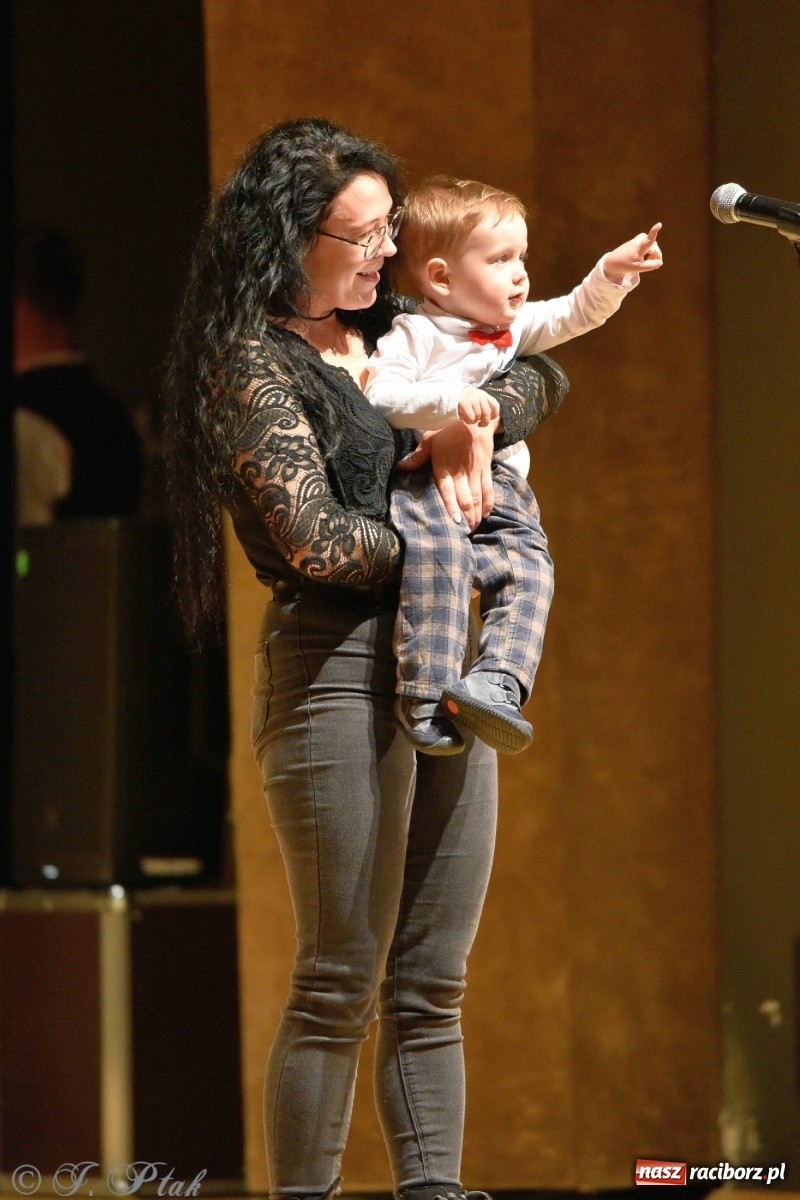 Zdjęcie w galerii na portalu naszraciborz.pl: Zespoły Źródła wspierają Kamilka. Piękny koncert w RCK [FOTO i WIDEO] wiadomości z regionu