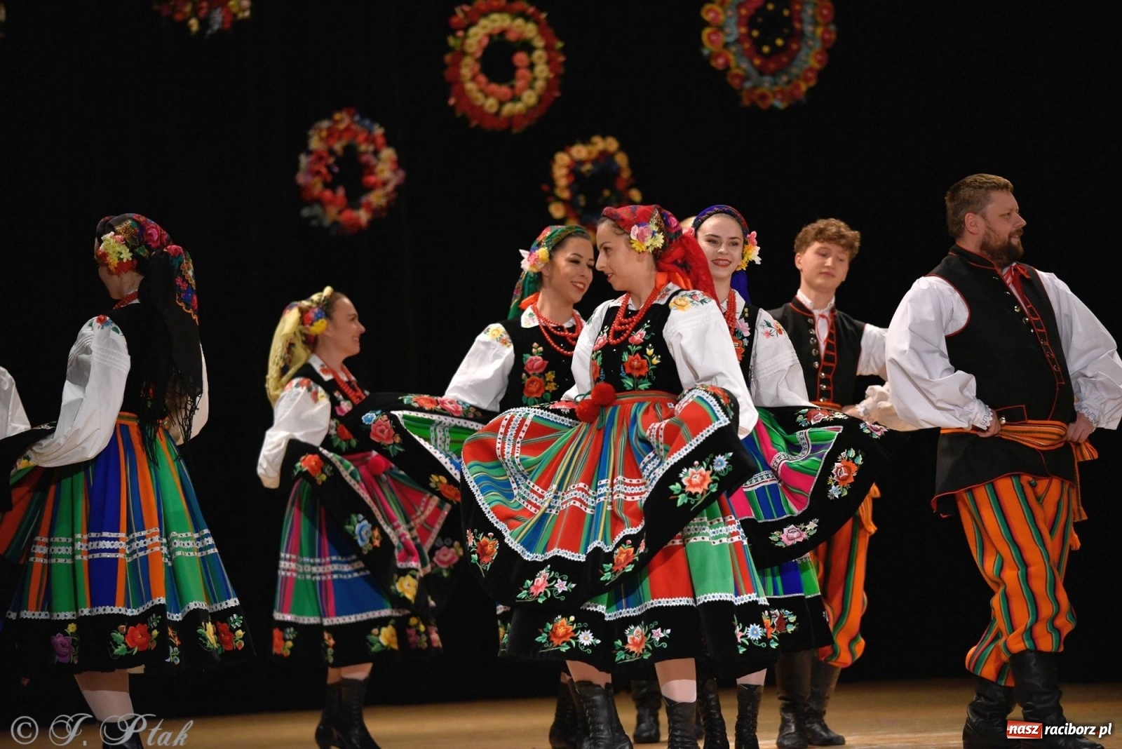 Zdjęcie w galerii na portalu naszraciborz.pl: Zespoły Źródła wspierają Kamilka. Piękny koncert w RCK [FOTO i WIDEO] wiadomości z regionu