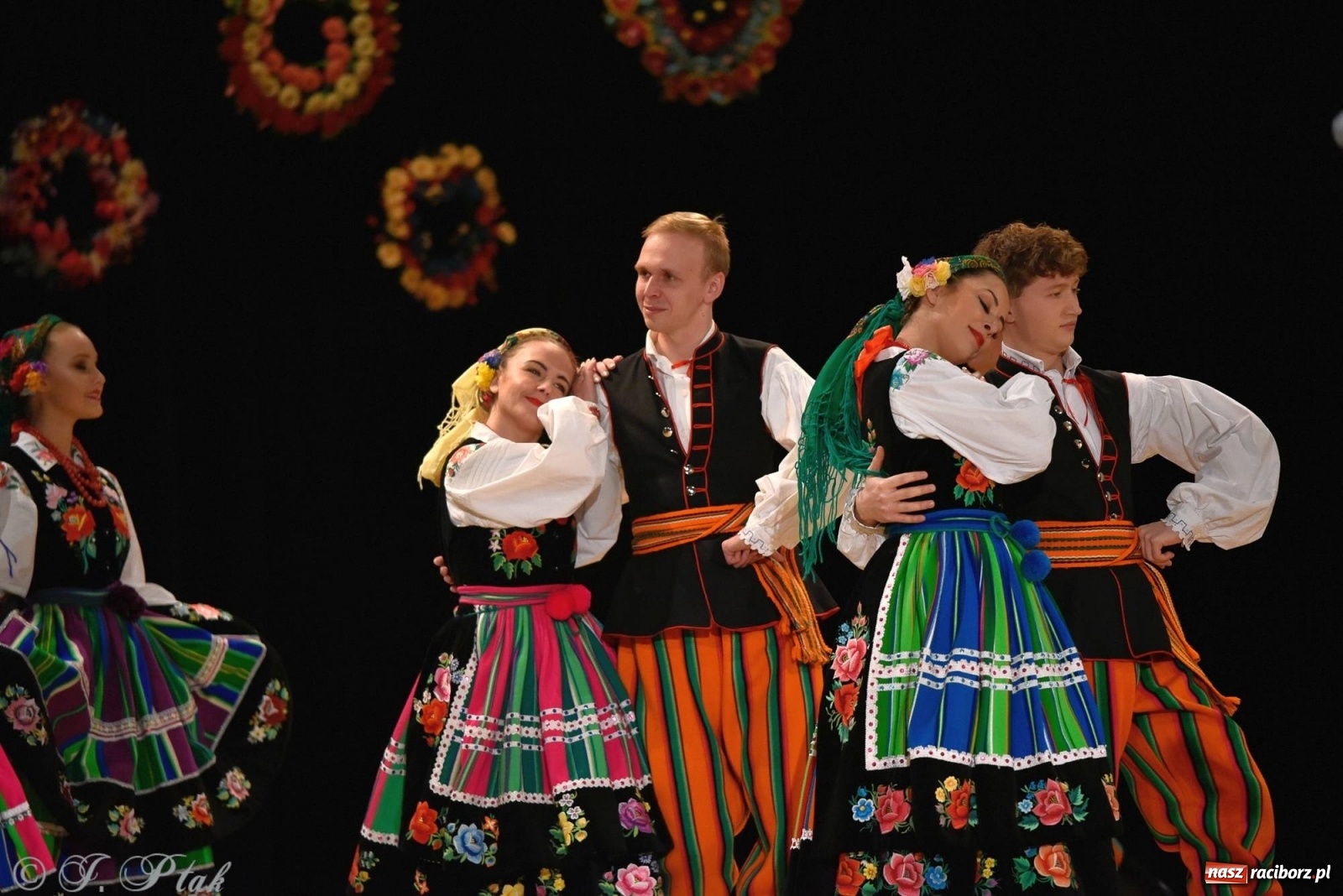 Zdjęcie w galerii na portalu naszraciborz.pl: Zespoły Źródła wspierają Kamilka. Piękny koncert w RCK [FOTO i WIDEO] wiadomości z regionu