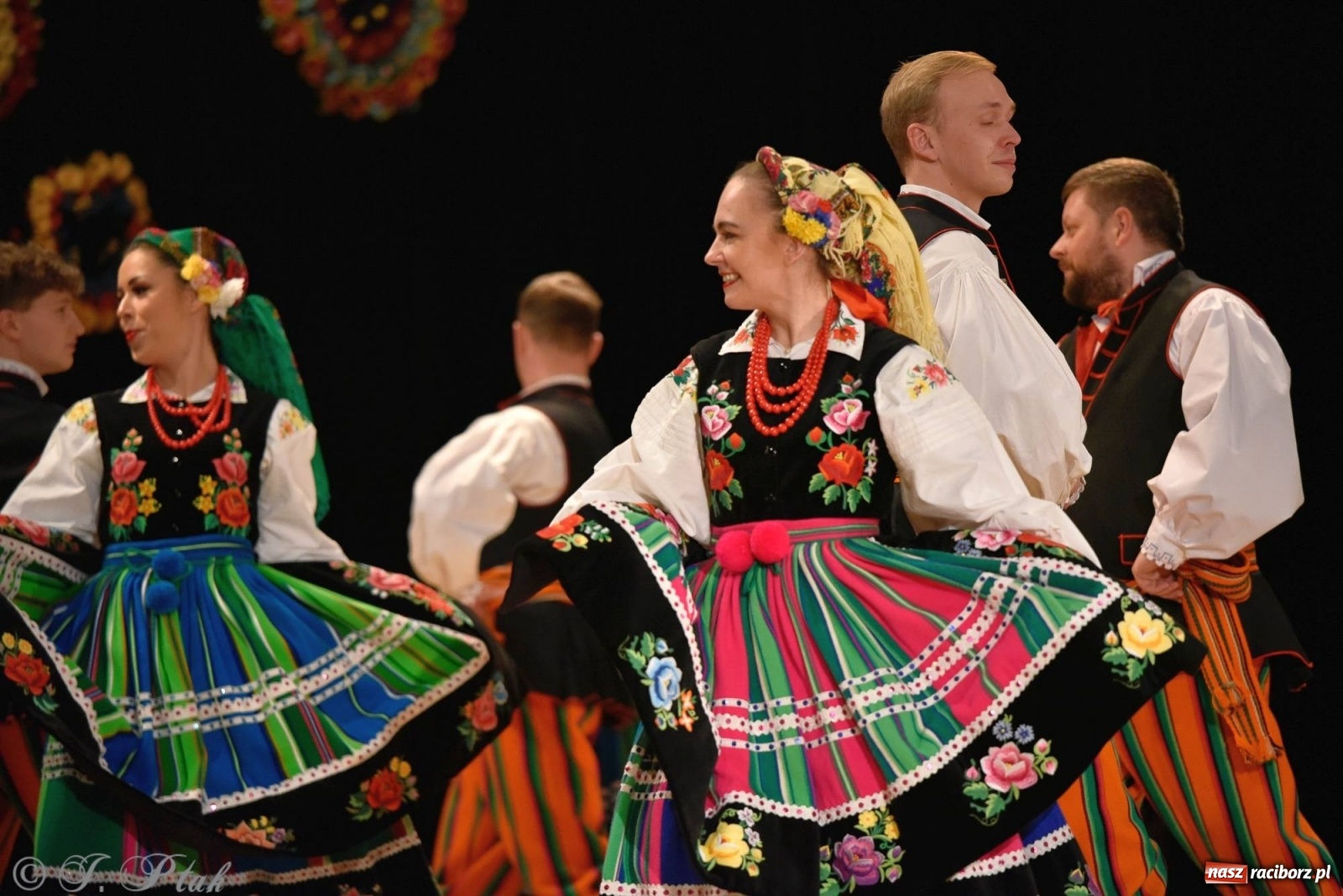 Zdjęcie w galerii na portalu naszraciborz.pl: Zespoły Źródła wspierają Kamilka. Piękny koncert w RCK [FOTO i WIDEO] wiadomości z regionu