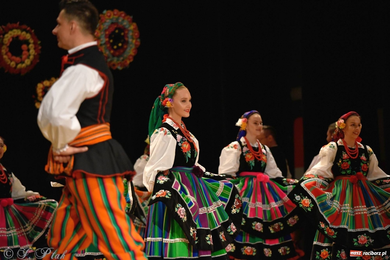Zdjęcie w galerii na portalu naszraciborz.pl: Zespoły Źródła wspierają Kamilka. Piękny koncert w RCK [FOTO i WIDEO] wiadomości z regionu