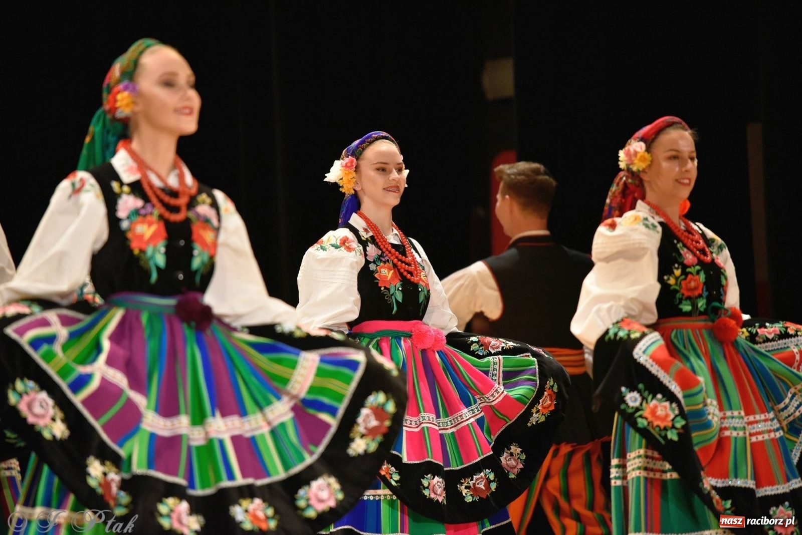 Zdjęcie w galerii na portalu naszraciborz.pl: Zespoły Źródła wspierają Kamilka. Piękny koncert w RCK [FOTO i WIDEO] wiadomości z regionu