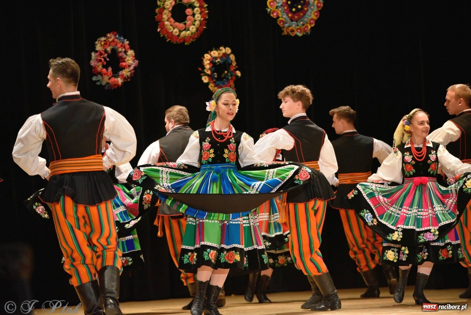 Zdjęcie w galerii na portalu naszraciborz.pl: Zespoły Źródła wspierają Kamilka. Piękny koncert w RCK [FOTO i WIDEO] wiadomości z regionu