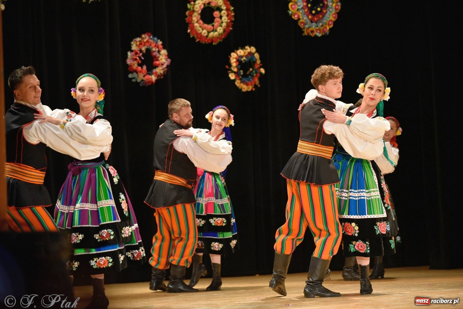 Zdjęcie w galerii na portalu naszraciborz.pl: Zespoły Źródła wspierają Kamilka. Piękny koncert w RCK [FOTO i WIDEO] wiadomości z regionu