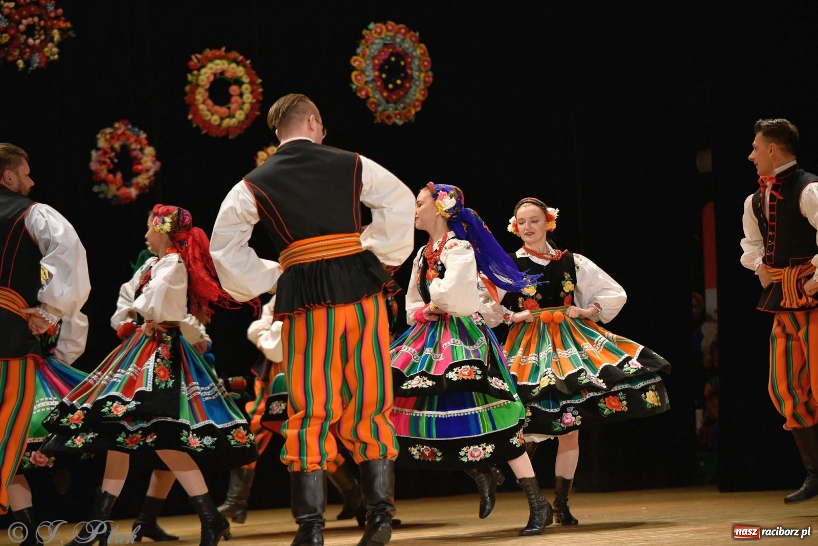 Zdjęcie w galerii na portalu naszraciborz.pl: Zespoły Źródła wspierają Kamilka. Piękny koncert w RCK [FOTO i WIDEO] wiadomości z regionu