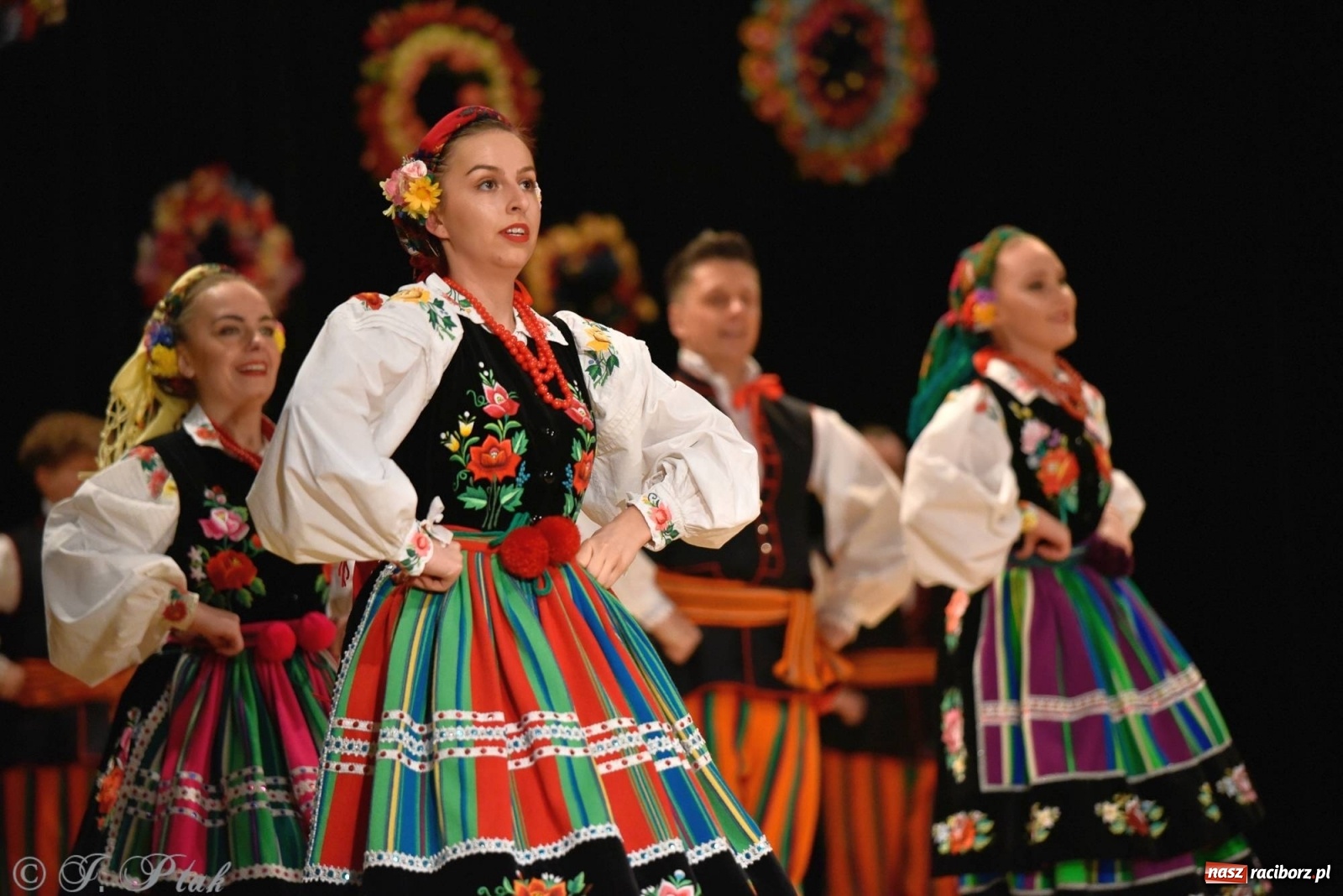 Zdjęcie w galerii na portalu naszraciborz.pl: Zespoły Źródła wspierają Kamilka. Piękny koncert w RCK [FOTO i WIDEO] wiadomości z regionu
