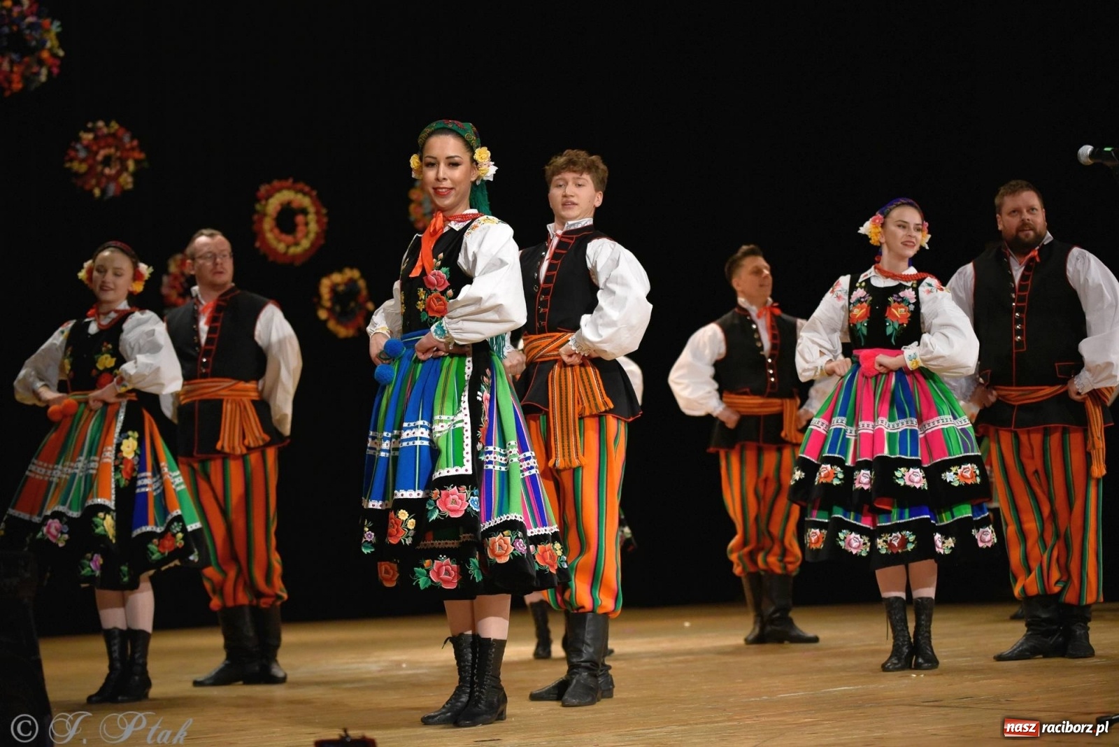 Zdjęcie w galerii na portalu naszraciborz.pl: Zespoły Źródła wspierają Kamilka. Piękny koncert w RCK [FOTO i WIDEO] wiadomości z regionu