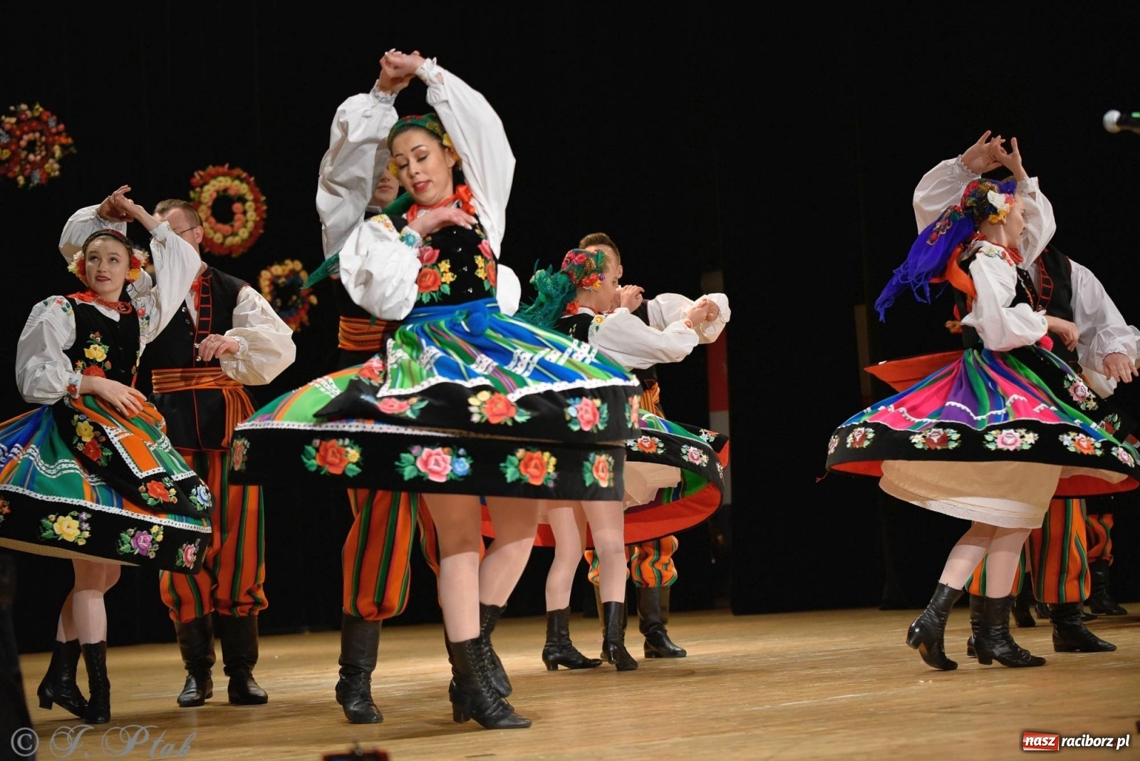 Zdjęcie w galerii na portalu naszraciborz.pl: Zespoły Źródła wspierają Kamilka. Piękny koncert w RCK [FOTO i WIDEO] wiadomości z regionu