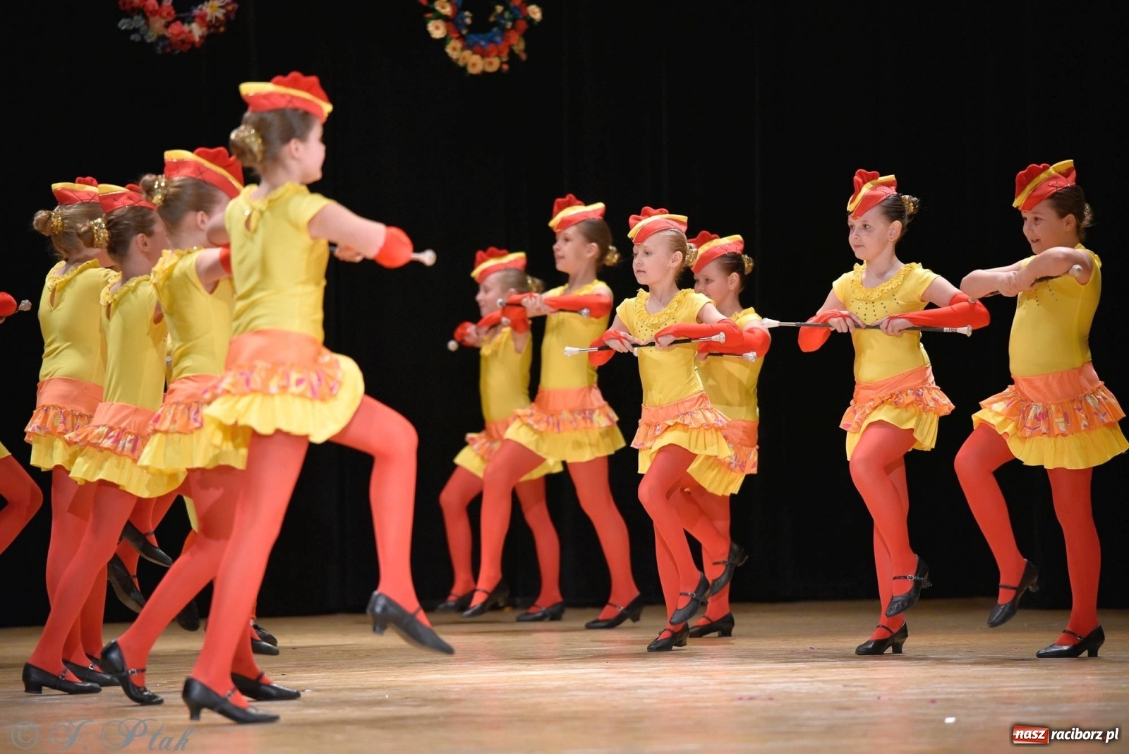 Zdjęcie w galerii na portalu naszraciborz.pl: Zespoły Źródła wspierają Kamilka. Piękny koncert w RCK [FOTO i WIDEO] wiadomości z regionu