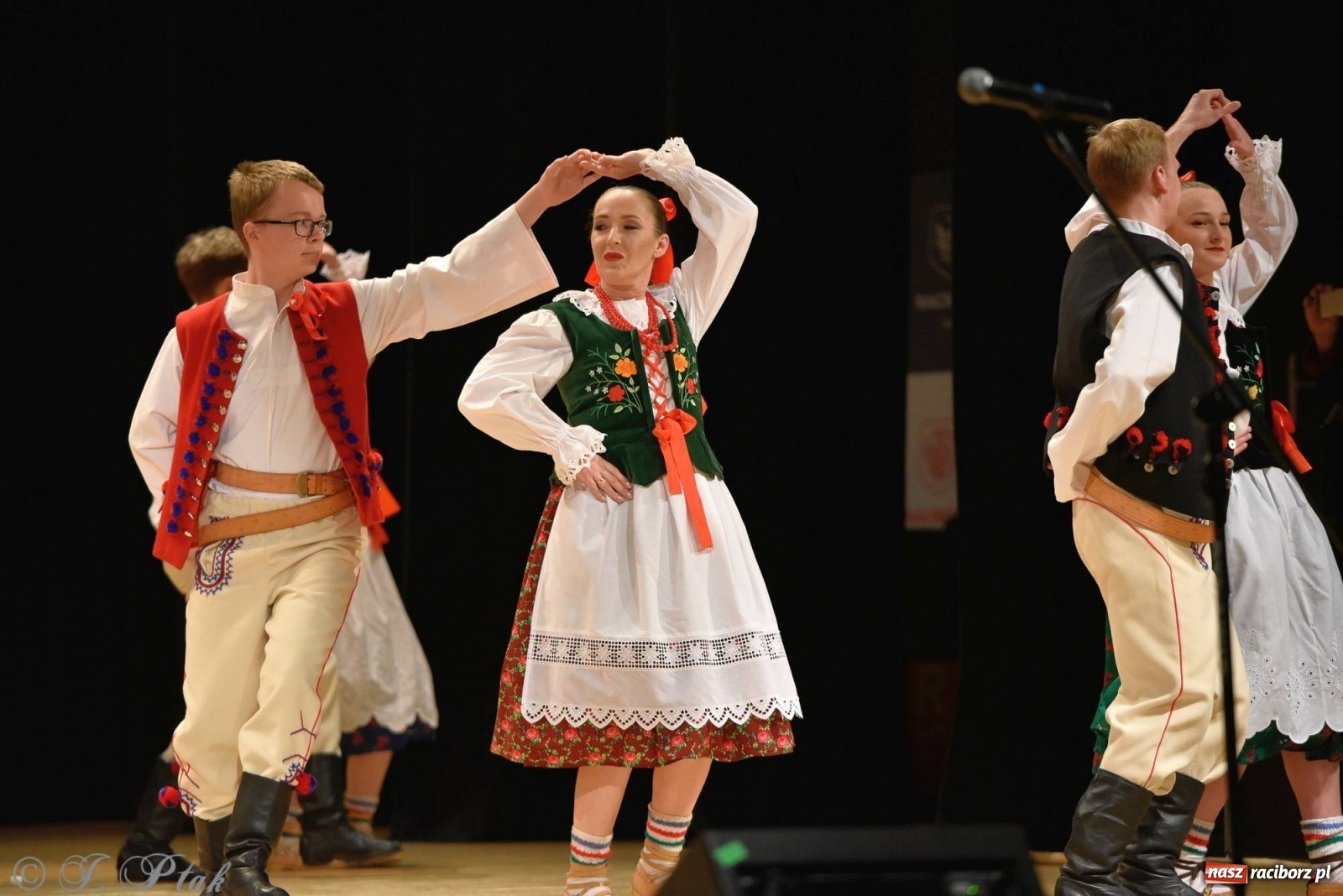 Zdjęcie w galerii na portalu naszraciborz.pl: Zespoły Źródła wspierają Kamilka. Piękny koncert w RCK [FOTO i WIDEO] wiadomości z regionu