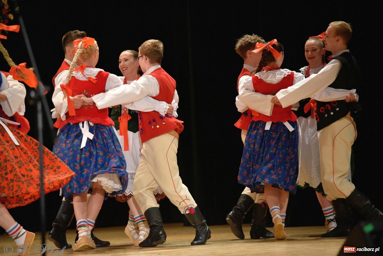 Zdjęcie w galerii na portalu naszraciborz.pl: Zespoły Źródła wspierają Kamilka. Piękny koncert w RCK [FOTO i WIDEO] wiadomości z regionu