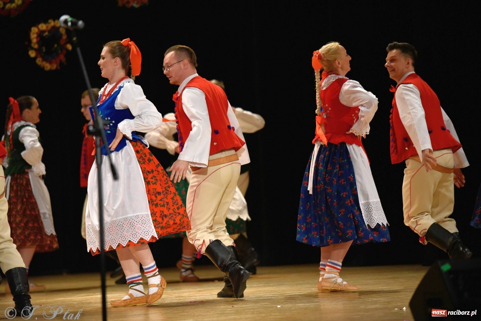 Zdjęcie w galerii na portalu naszraciborz.pl: Zespoły Źródła wspierają Kamilka. Piękny koncert w RCK [FOTO i WIDEO] wiadomości z regionu