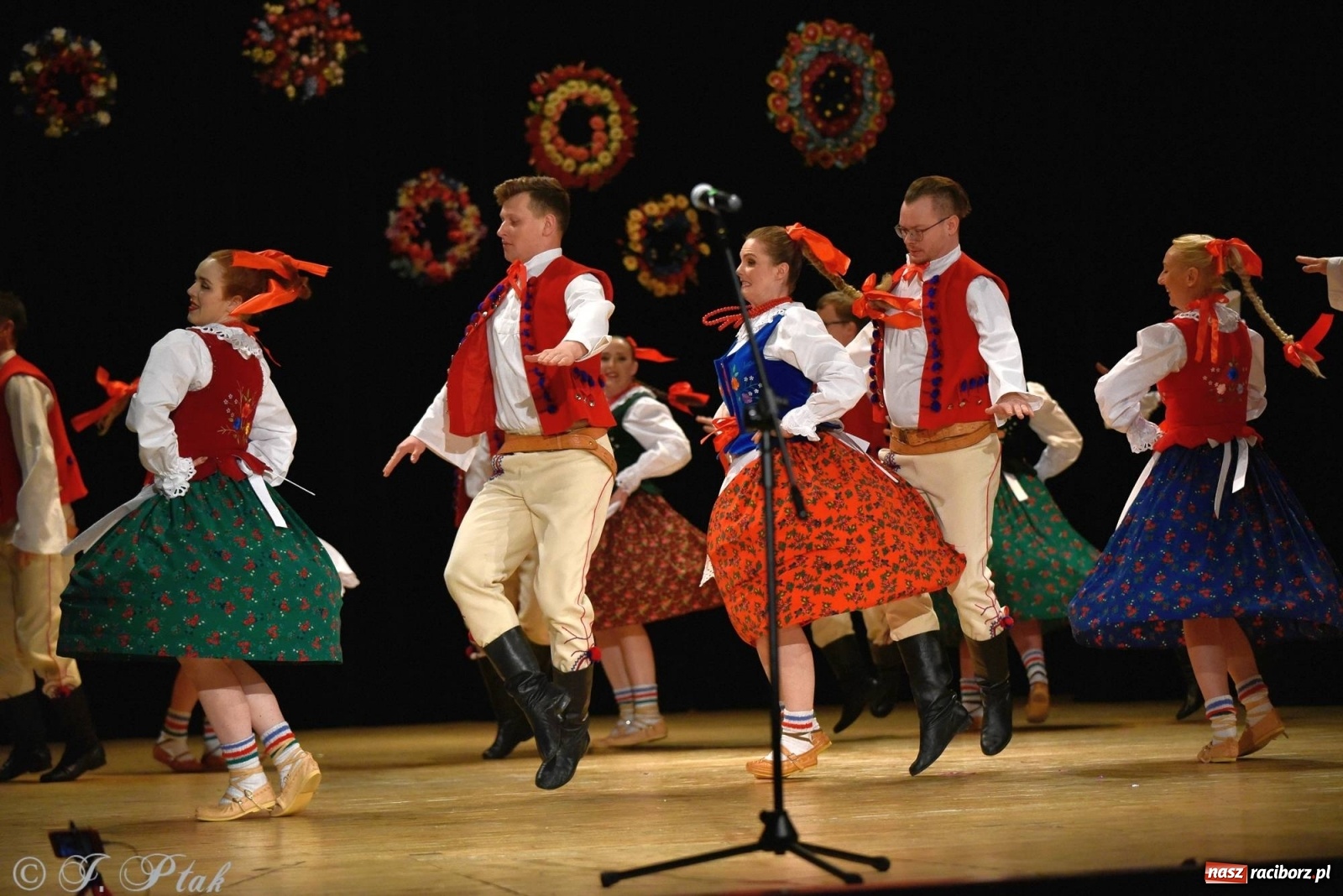 Zdjęcie w galerii na portalu naszraciborz.pl: Zespoły Źródła wspierają Kamilka. Piękny koncert w RCK [FOTO i WIDEO] wiadomości z regionu