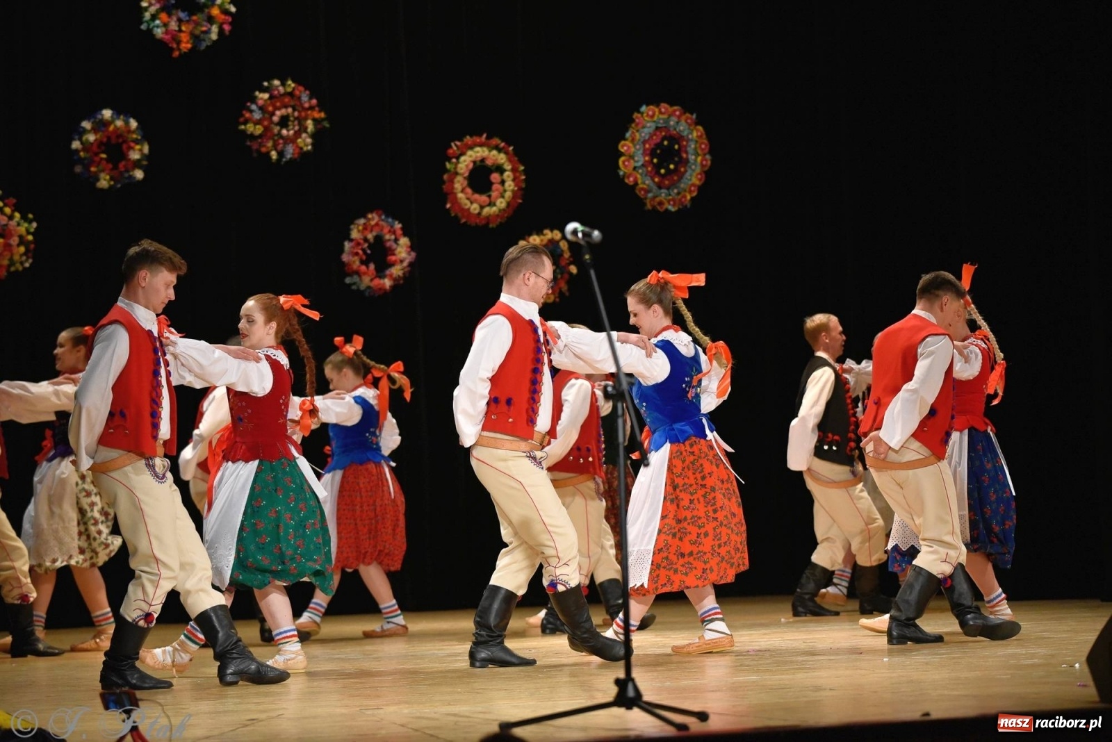 Zdjęcie w galerii na portalu naszraciborz.pl: Zespoły Źródła wspierają Kamilka. Piękny koncert w RCK [FOTO i WIDEO] wiadomości z regionu