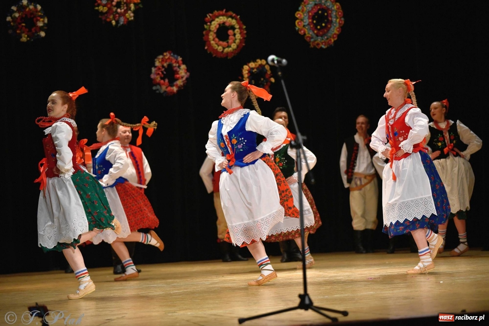 Zdjęcie w galerii na portalu naszraciborz.pl: Zespoły Źródła wspierają Kamilka. Piękny koncert w RCK [FOTO i WIDEO] wiadomości z regionu