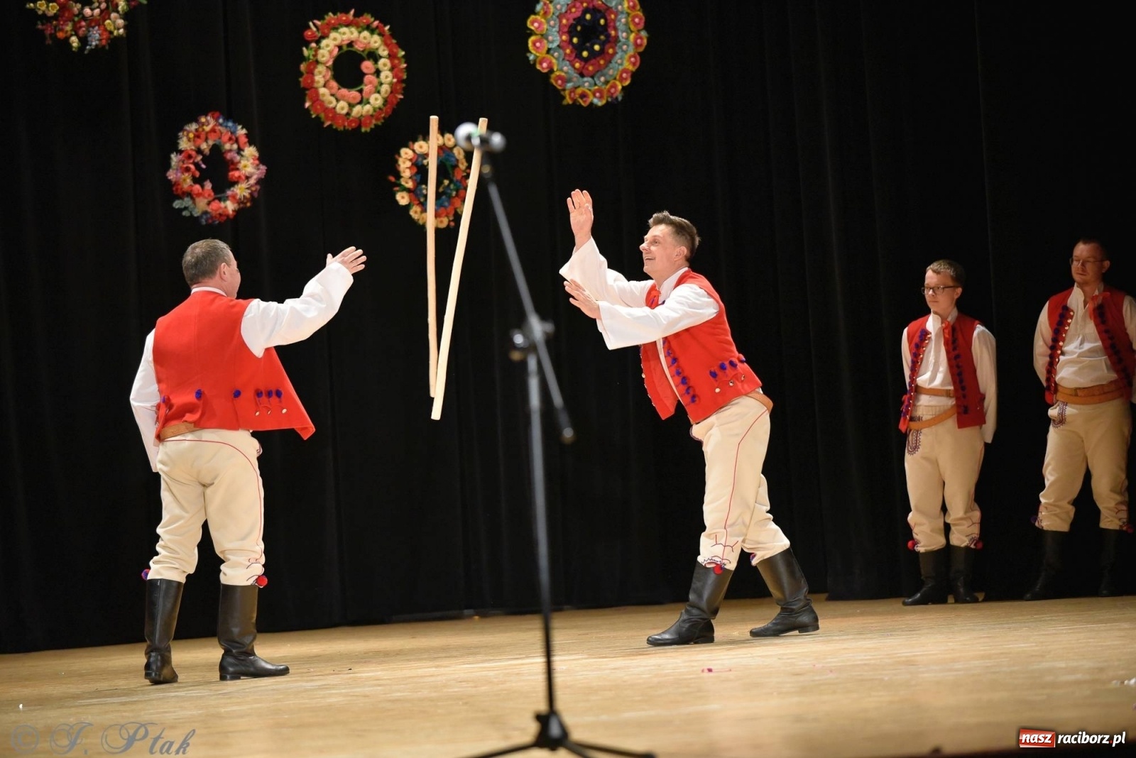 Zdjęcie w galerii na portalu naszraciborz.pl: Zespoły Źródła wspierają Kamilka. Piękny koncert w RCK [FOTO i WIDEO] wiadomości z regionu