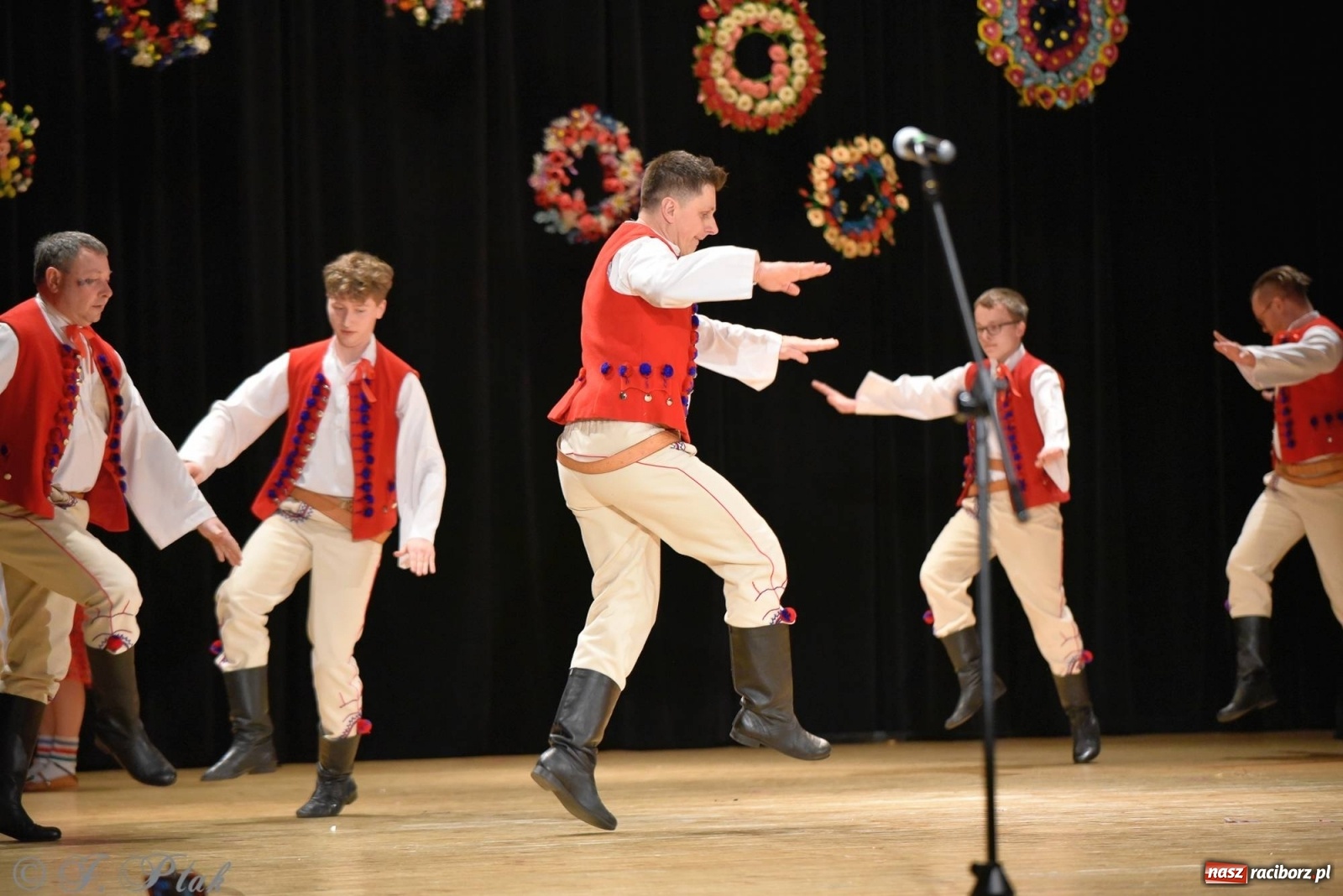 Zdjęcie w galerii na portalu naszraciborz.pl: Zespoły Źródła wspierają Kamilka. Piękny koncert w RCK [FOTO i WIDEO] wiadomości z regionu