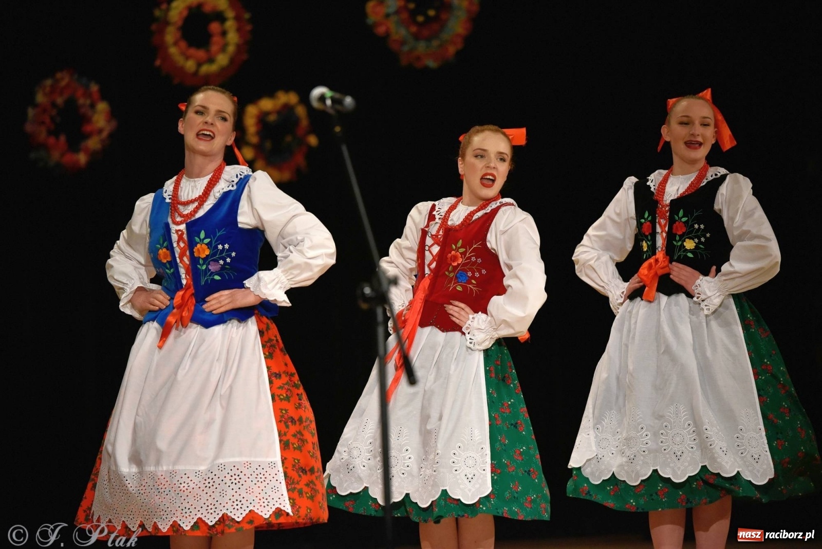 Zdjęcie w galerii na portalu naszraciborz.pl: Zespoły Źródła wspierają Kamilka. Piękny koncert w RCK [FOTO i WIDEO] wiadomości z regionu