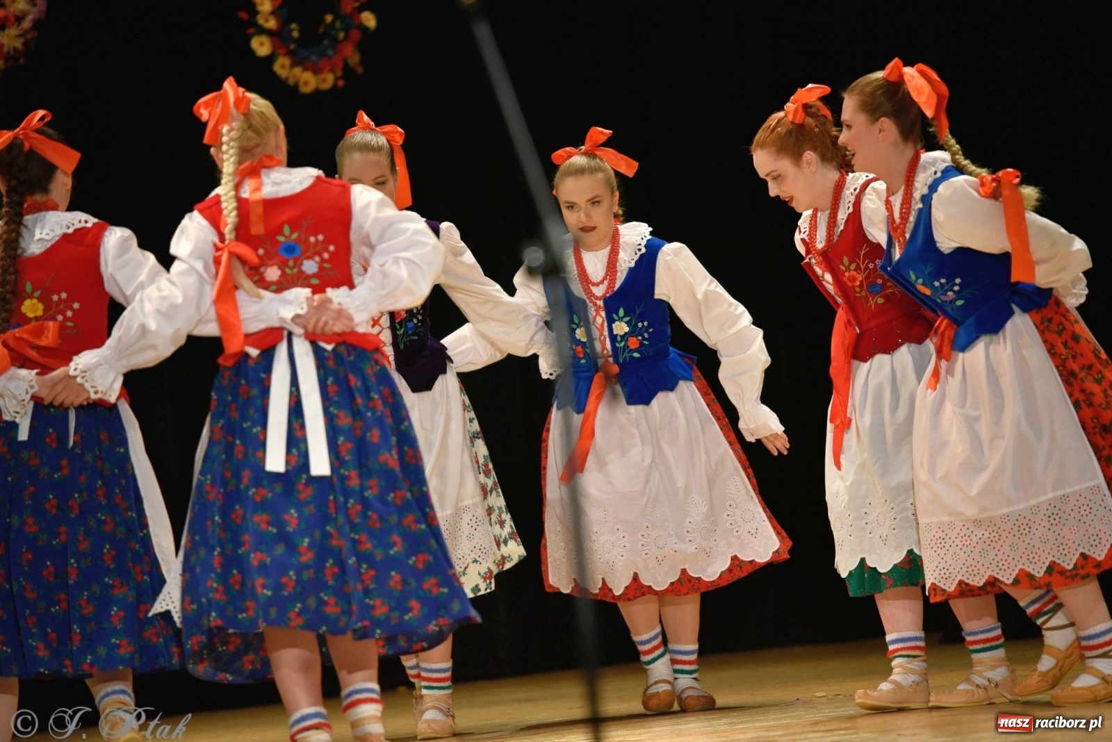 Zdjęcie w galerii na portalu naszraciborz.pl: Zespoły Źródła wspierają Kamilka. Piękny koncert w RCK [FOTO i WIDEO] wiadomości z regionu