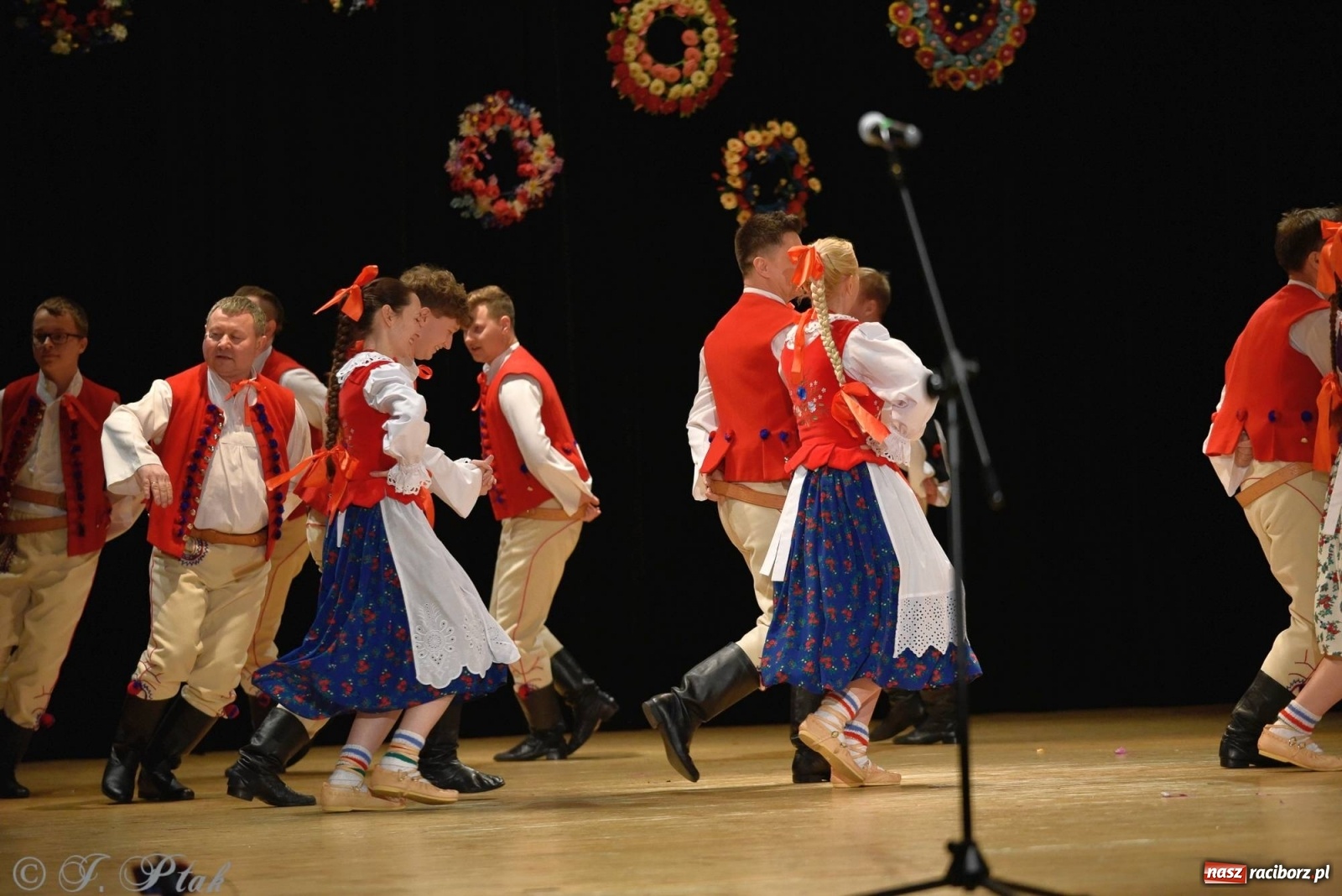 Zdjęcie w galerii na portalu naszraciborz.pl: Zespoły Źródła wspierają Kamilka. Piękny koncert w RCK [FOTO i WIDEO] wiadomości z regionu