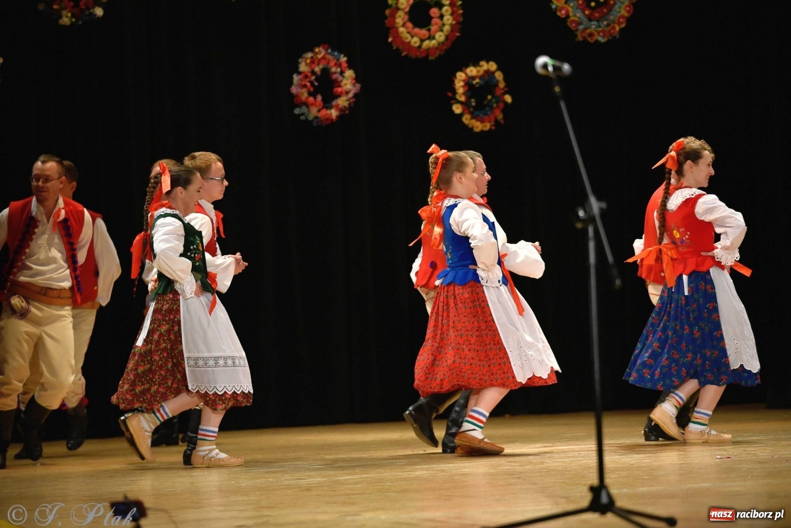 Zdjęcie w galerii na portalu naszraciborz.pl: Zespoły Źródła wspierają Kamilka. Piękny koncert w RCK [FOTO i WIDEO] wiadomości z regionu