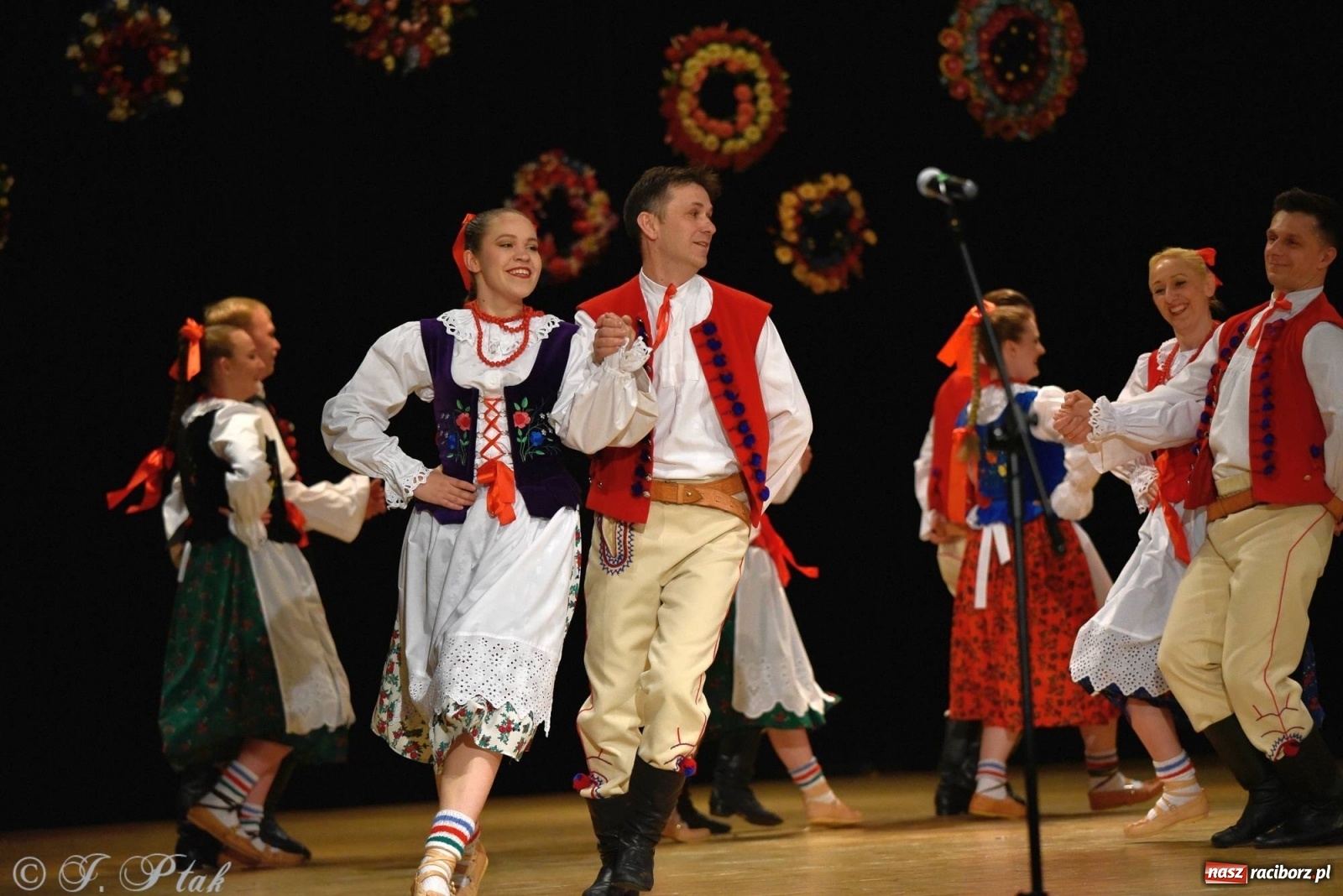 Zdjęcie w galerii na portalu naszraciborz.pl: Zespoły Źródła wspierają Kamilka. Piękny koncert w RCK [FOTO i WIDEO] wiadomości z regionu