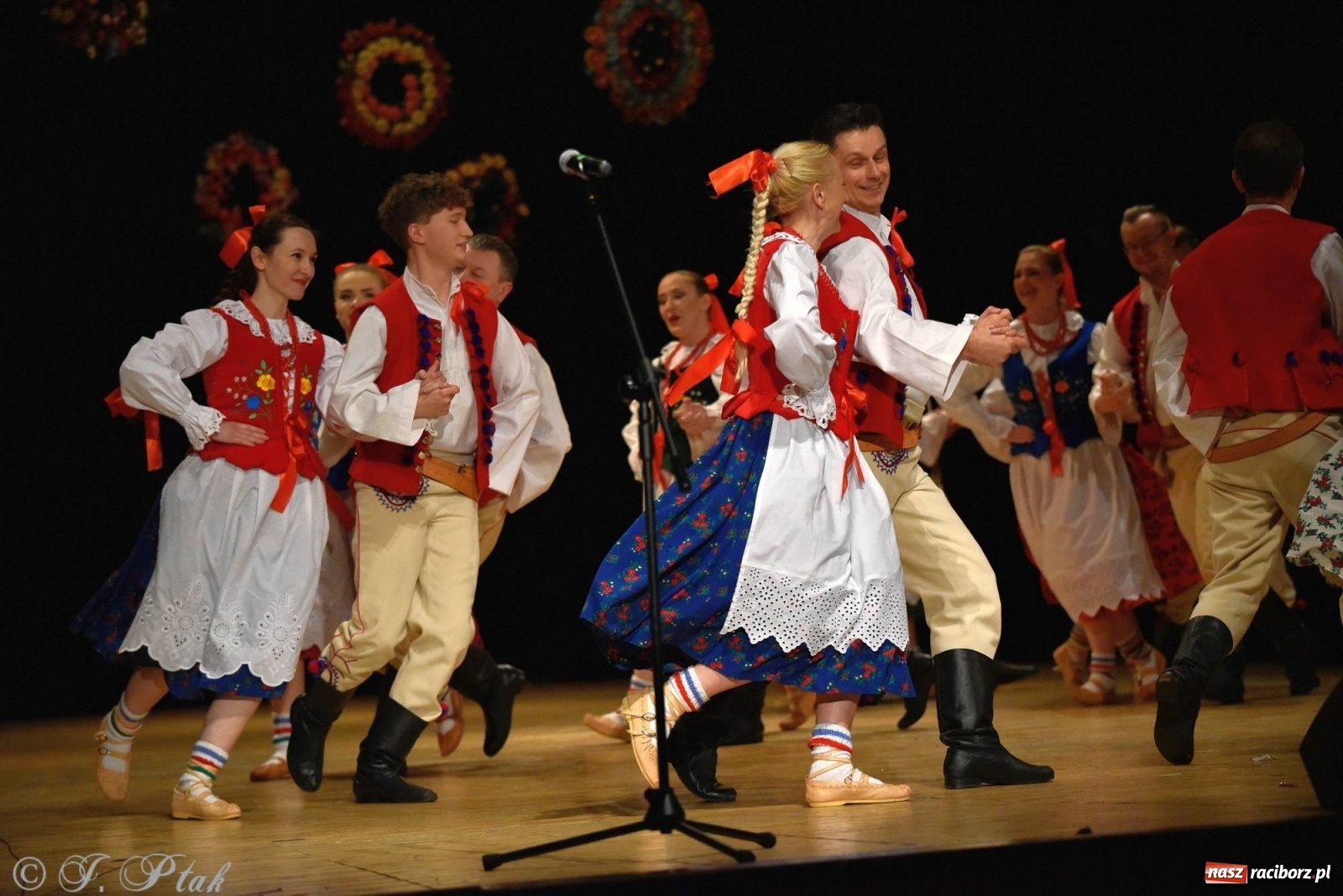 Zdjęcie w galerii na portalu naszraciborz.pl: Zespoły Źródła wspierają Kamilka. Piękny koncert w RCK [FOTO i WIDEO] wiadomości z regionu