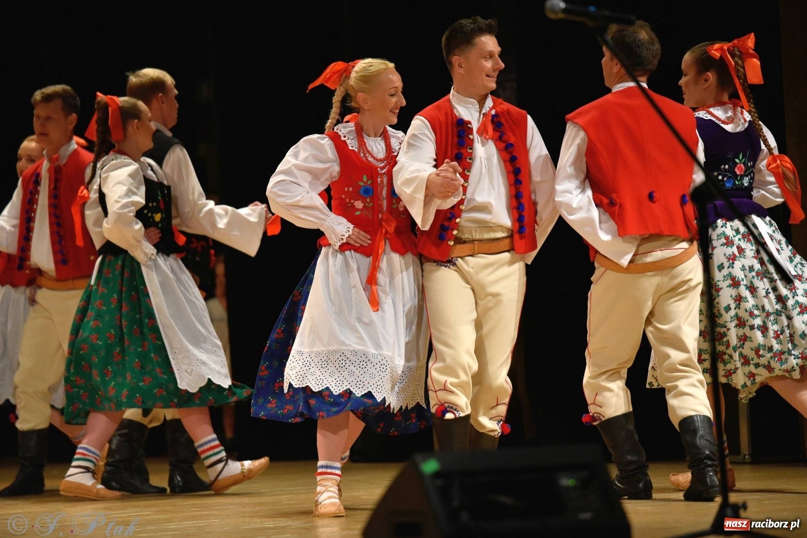 Zdjęcie w galerii na portalu naszraciborz.pl: Zespoły Źródła wspierają Kamilka. Piękny koncert w RCK [FOTO i WIDEO] wiadomości z regionu