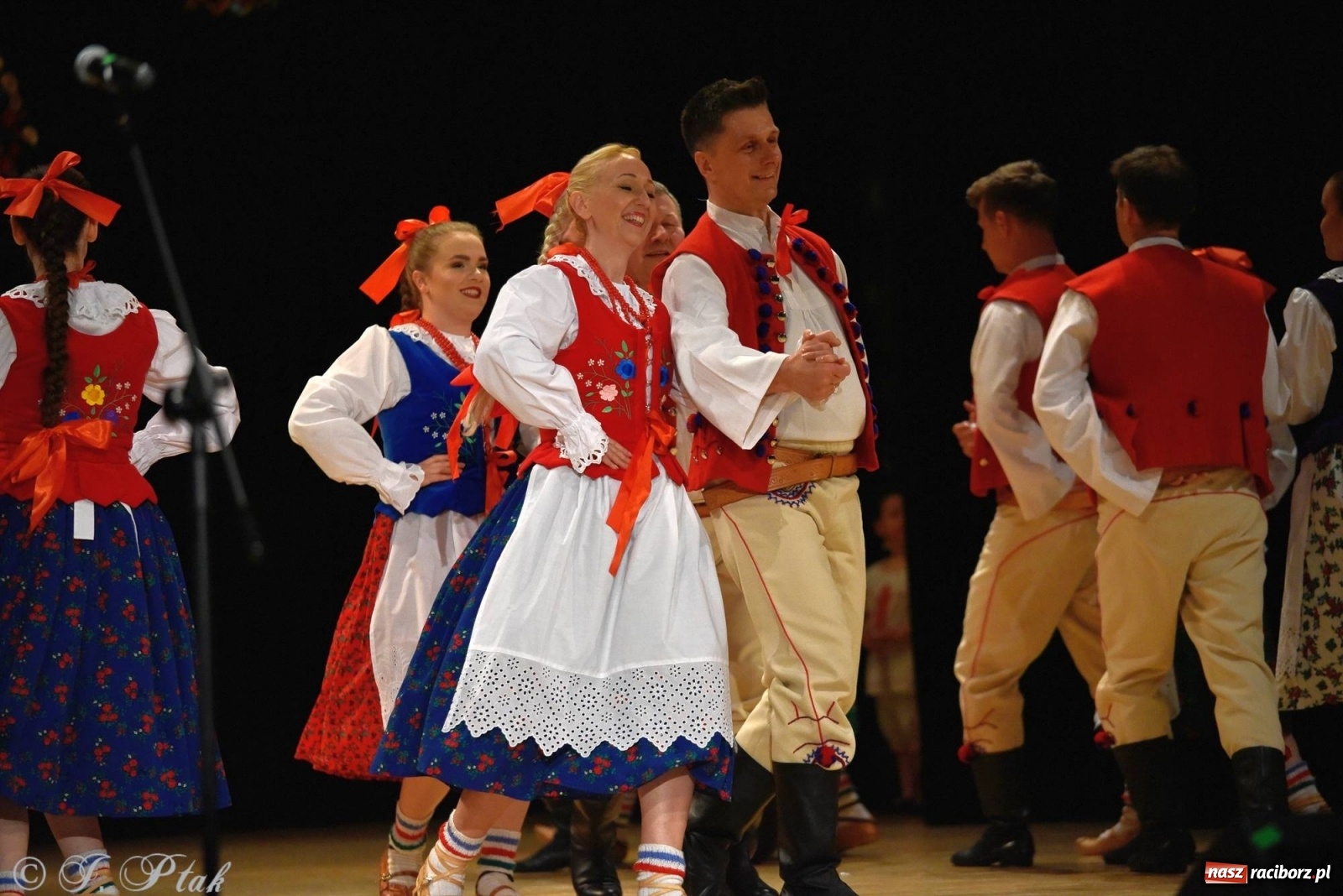 Zdjęcie w galerii na portalu naszraciborz.pl: Zespoły Źródła wspierają Kamilka. Piękny koncert w RCK [FOTO i WIDEO] wiadomości z regionu