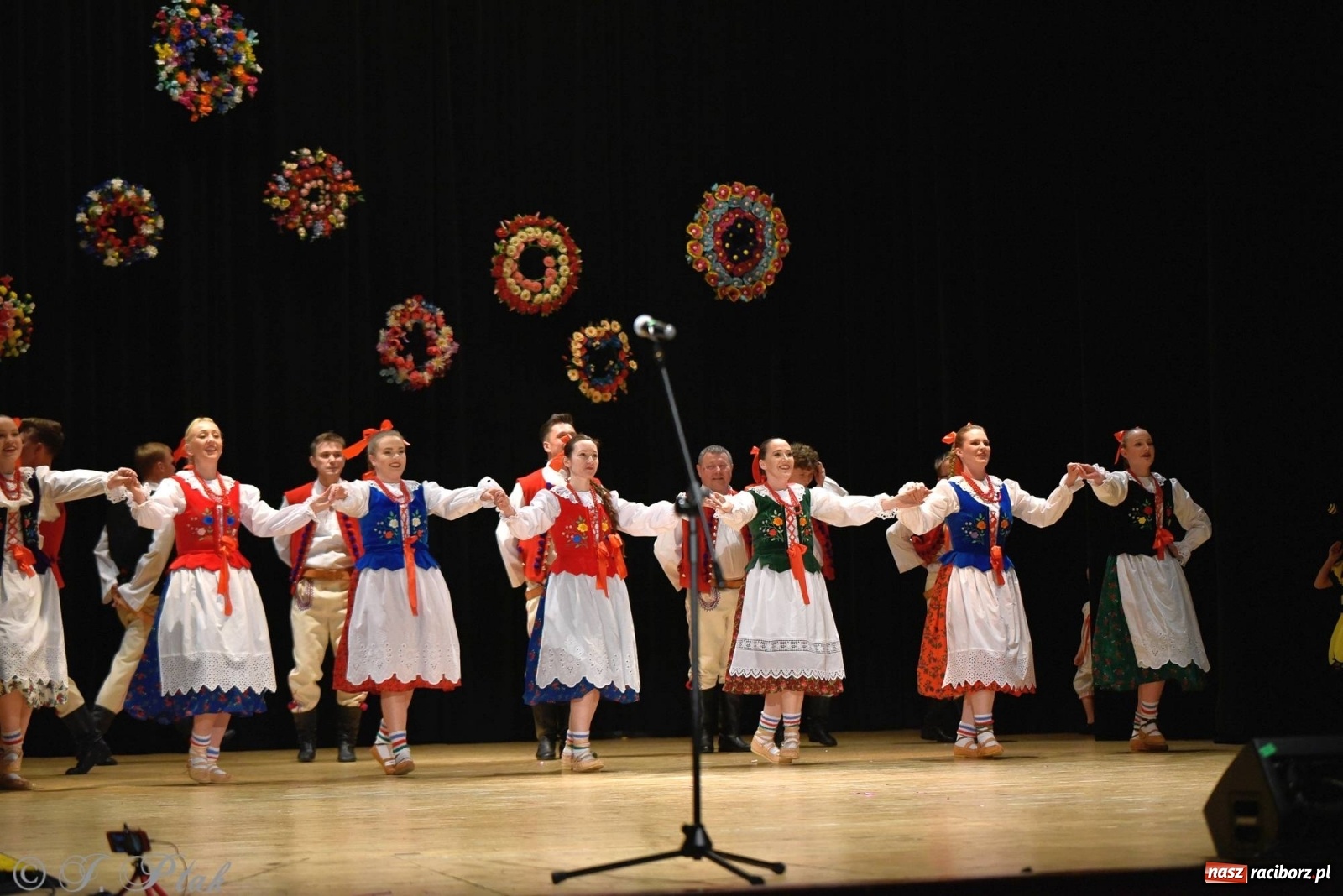 Zdjęcie w galerii na portalu naszraciborz.pl: Zespoły Źródła wspierają Kamilka. Piękny koncert w RCK [FOTO i WIDEO] wiadomości z regionu