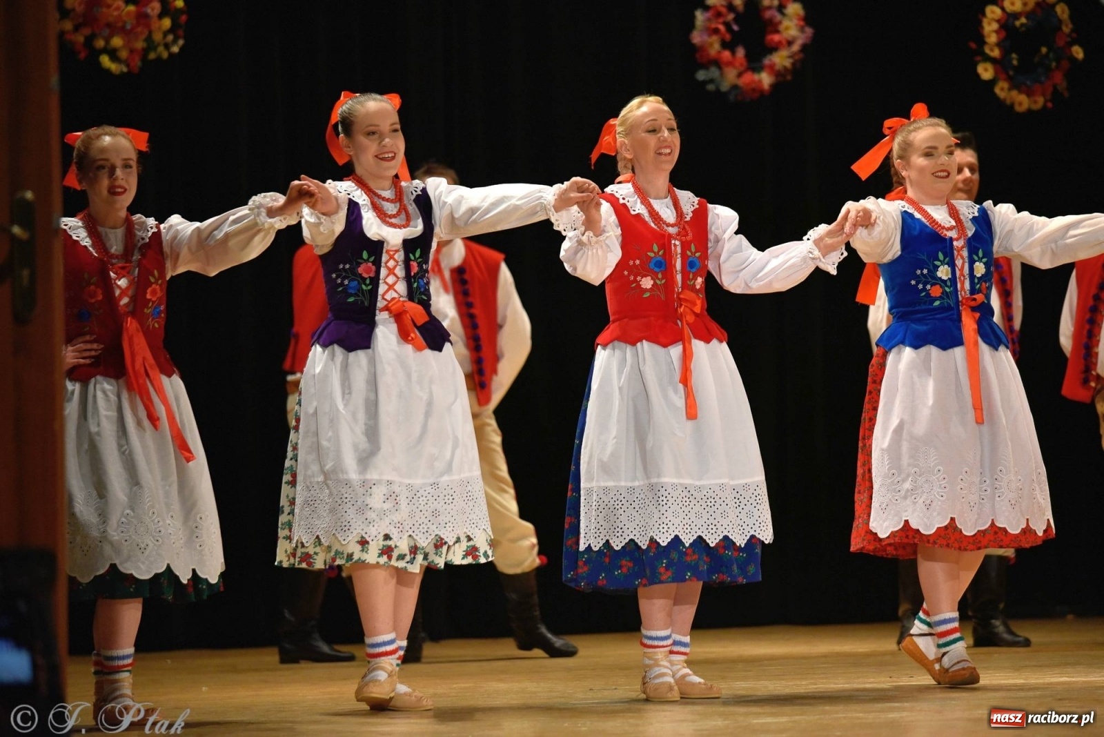 Zdjęcie w galerii na portalu naszraciborz.pl: Zespoły Źródła wspierają Kamilka. Piękny koncert w RCK [FOTO i WIDEO] wiadomości z regionu