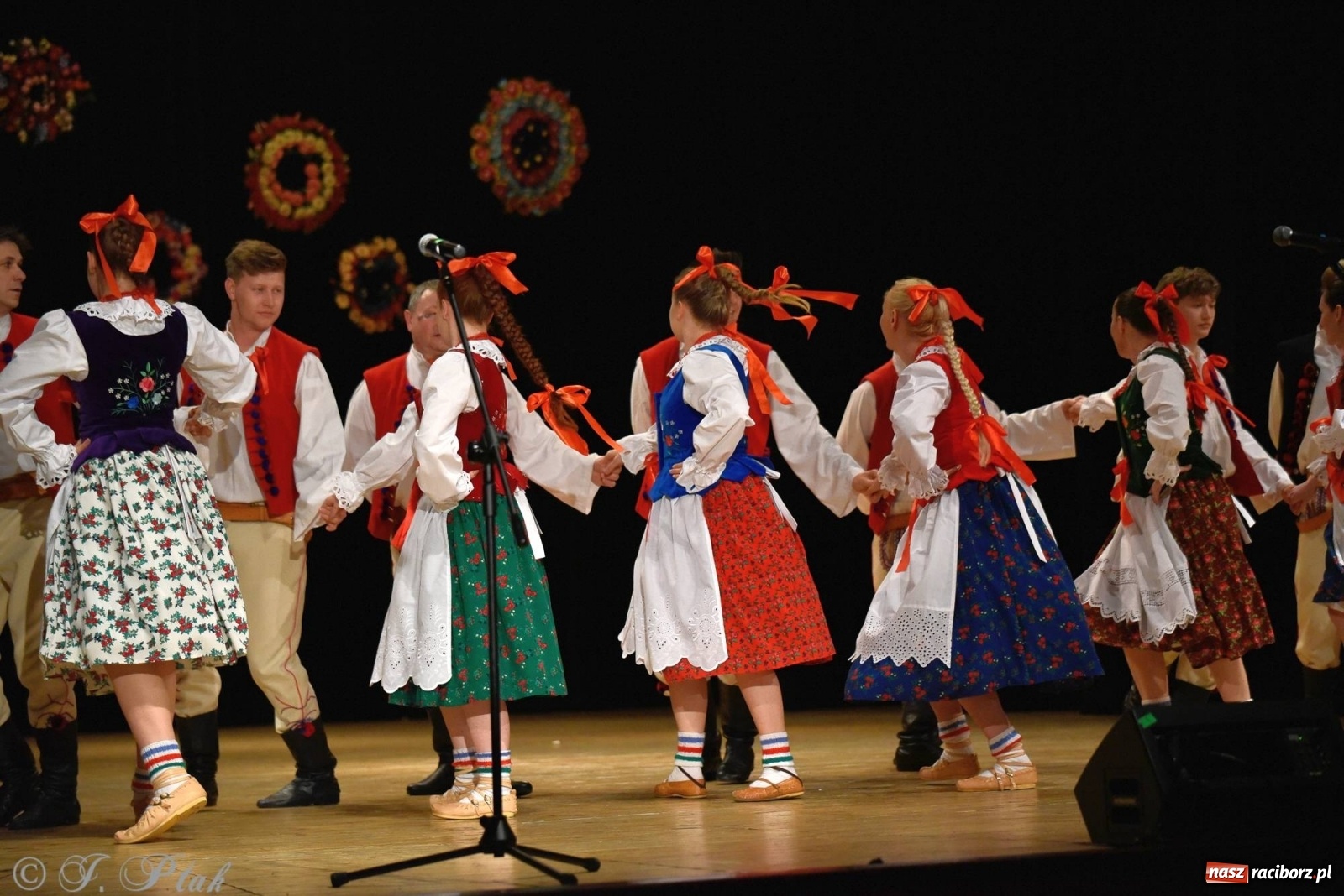 Zdjęcie w galerii na portalu naszraciborz.pl: Zespoły Źródła wspierają Kamilka. Piękny koncert w RCK [FOTO i WIDEO] wiadomości z regionu