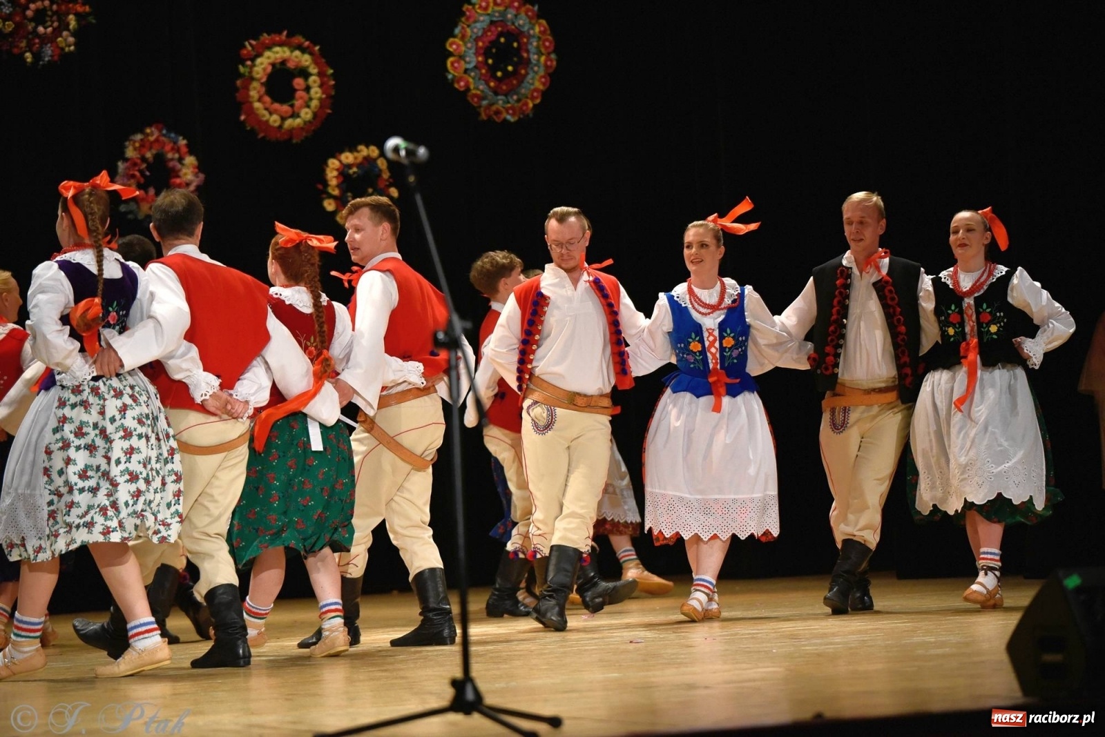 Zdjęcie w galerii na portalu naszraciborz.pl: Zespoły Źródła wspierają Kamilka. Piękny koncert w RCK [FOTO i WIDEO] wiadomości z regionu