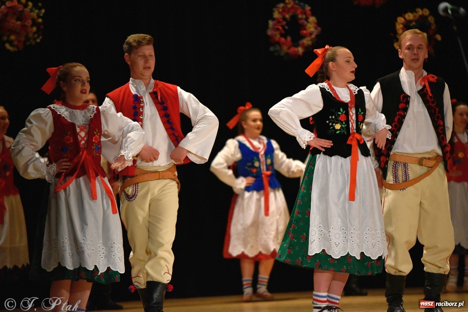 Zdjęcie w galerii na portalu naszraciborz.pl: Zespoły Źródła wspierają Kamilka. Piękny koncert w RCK [FOTO i WIDEO] wiadomości z regionu