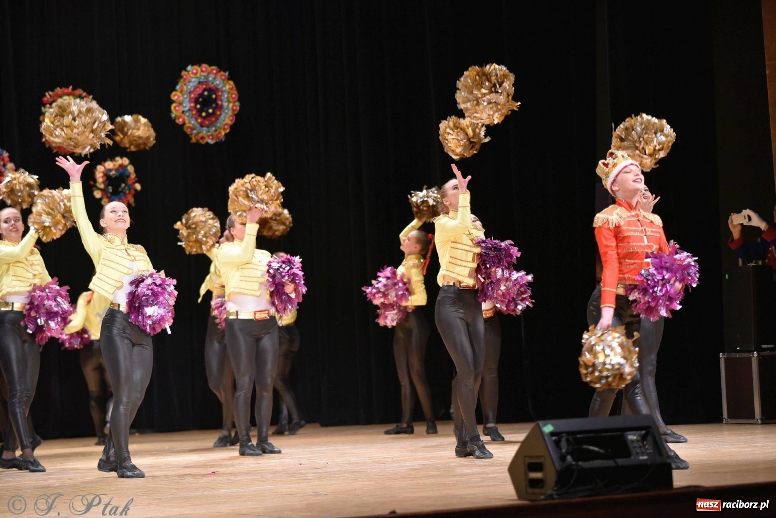 Zdjęcie w galerii na portalu naszraciborz.pl: Zespoły Źródła wspierają Kamilka. Piękny koncert w RCK [FOTO i WIDEO] wiadomości z regionu