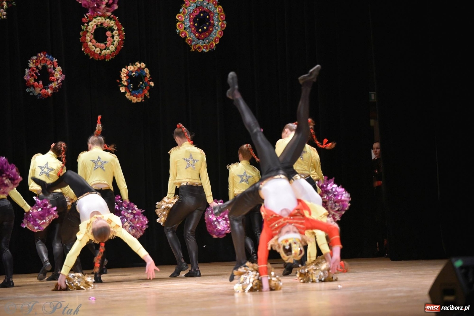 Zdjęcie w galerii na portalu naszraciborz.pl: Zespoły Źródła wspierają Kamilka. Piękny koncert w RCK [FOTO i WIDEO] wiadomości z regionu